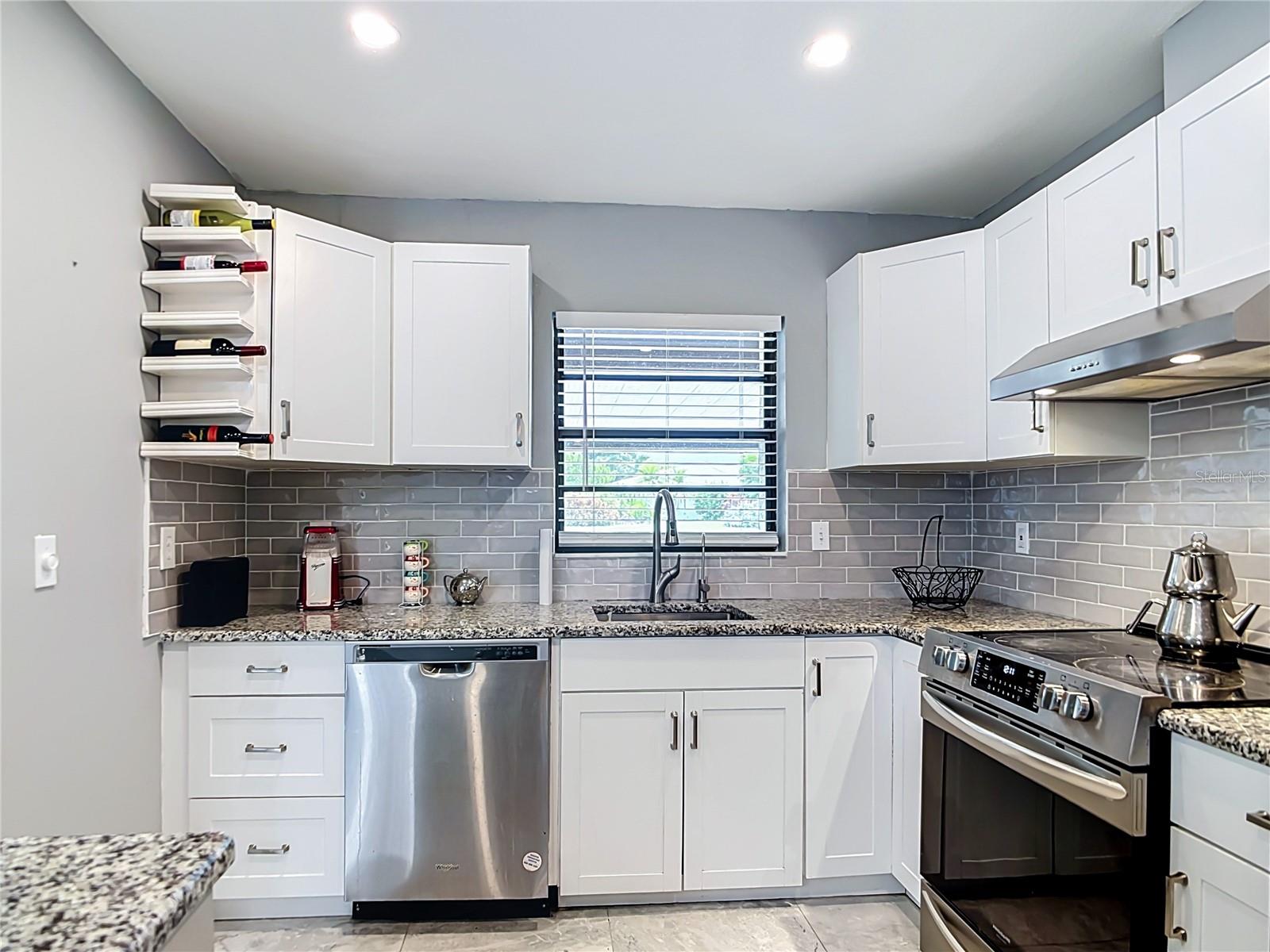 1716 Lakeside Dr #1714b Property Photo 8
