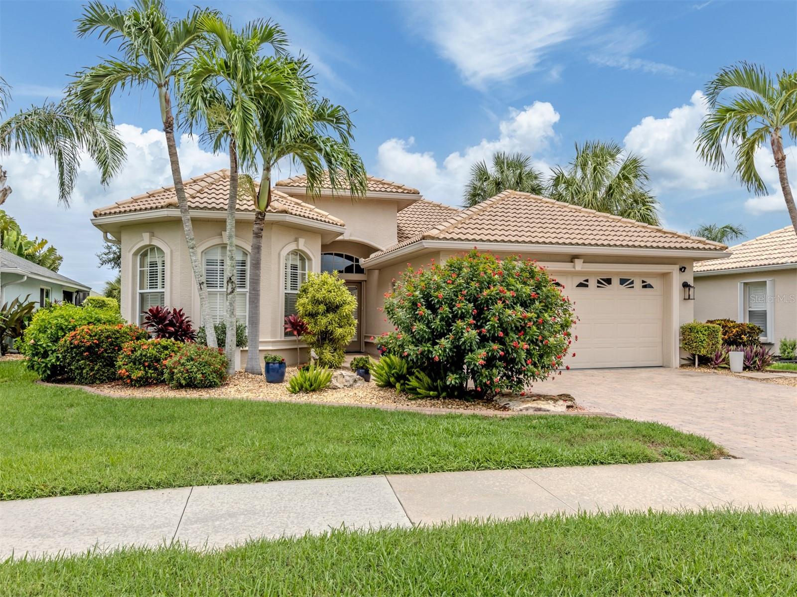 151 Coco Palm Dr Property Photo 2