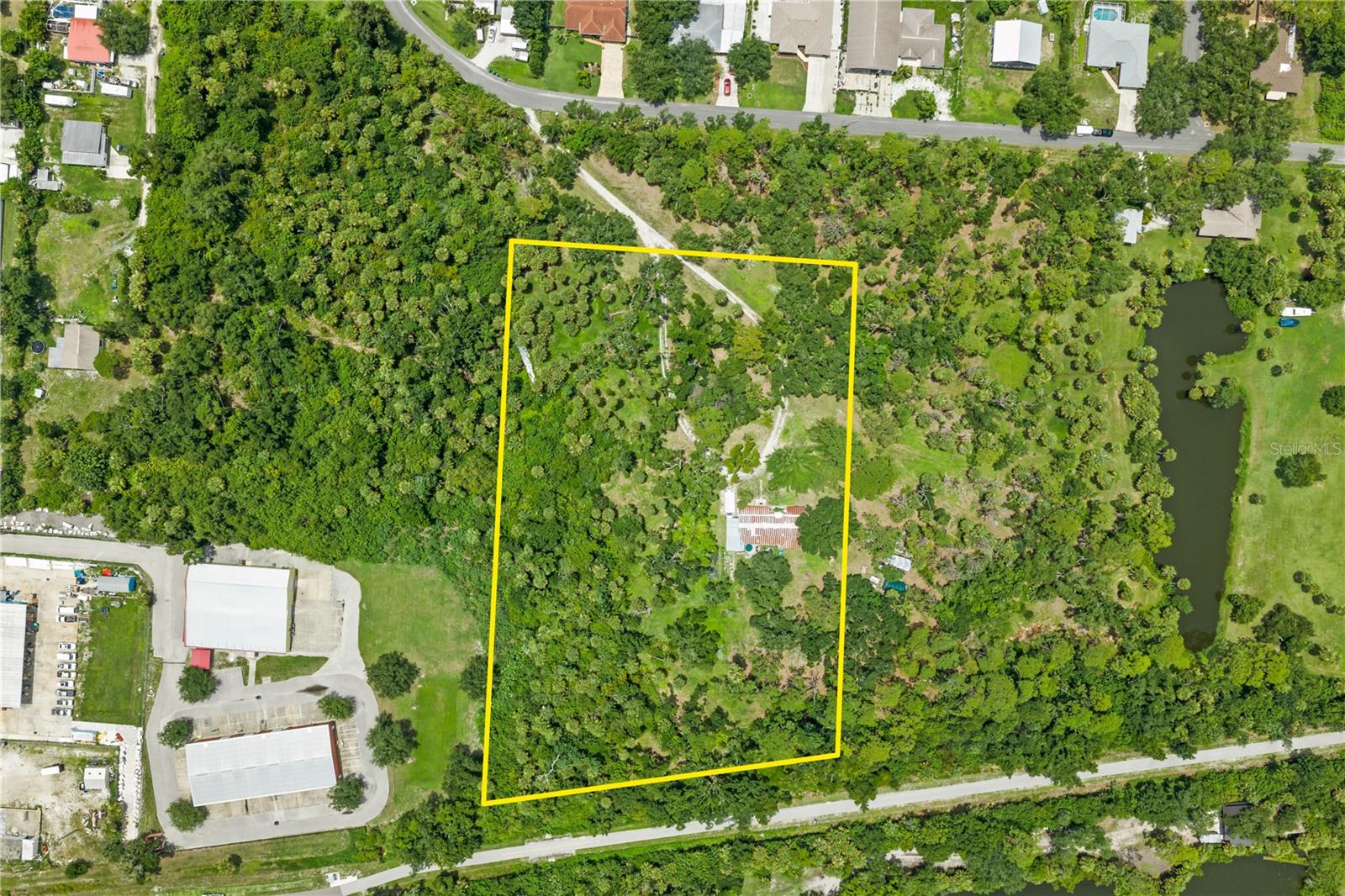 1210 Twin Lakes Ave Property Photo 4