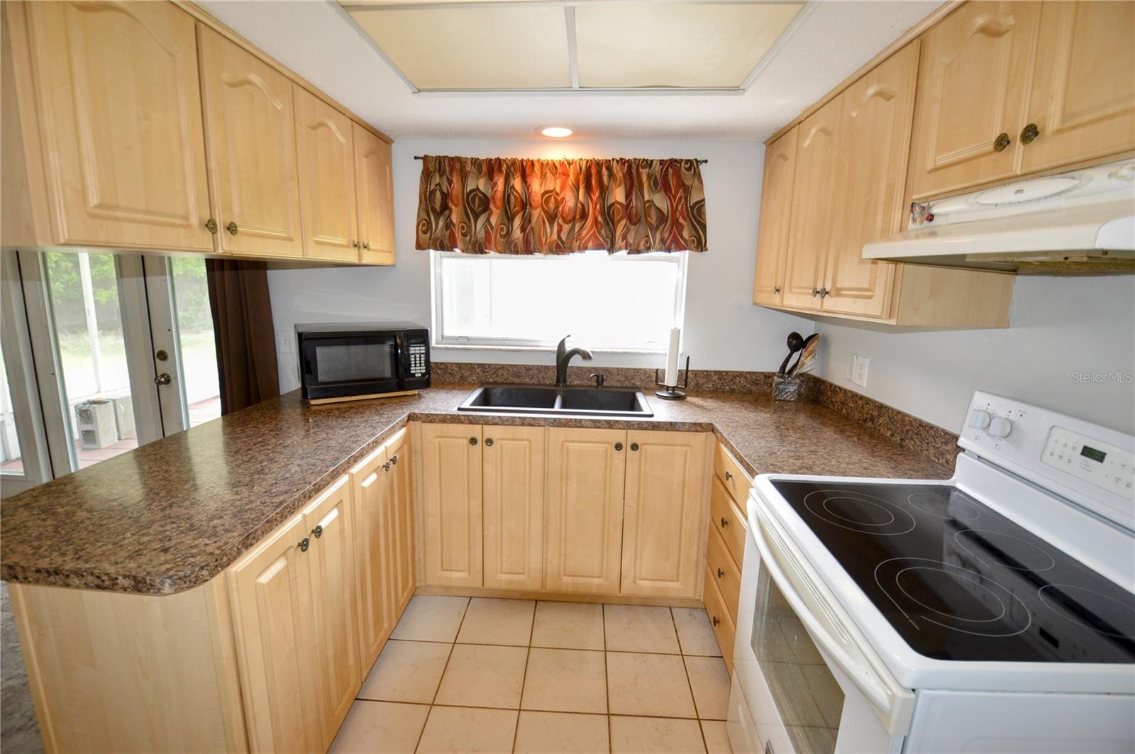 935 Kimball Rd Property Photo 10