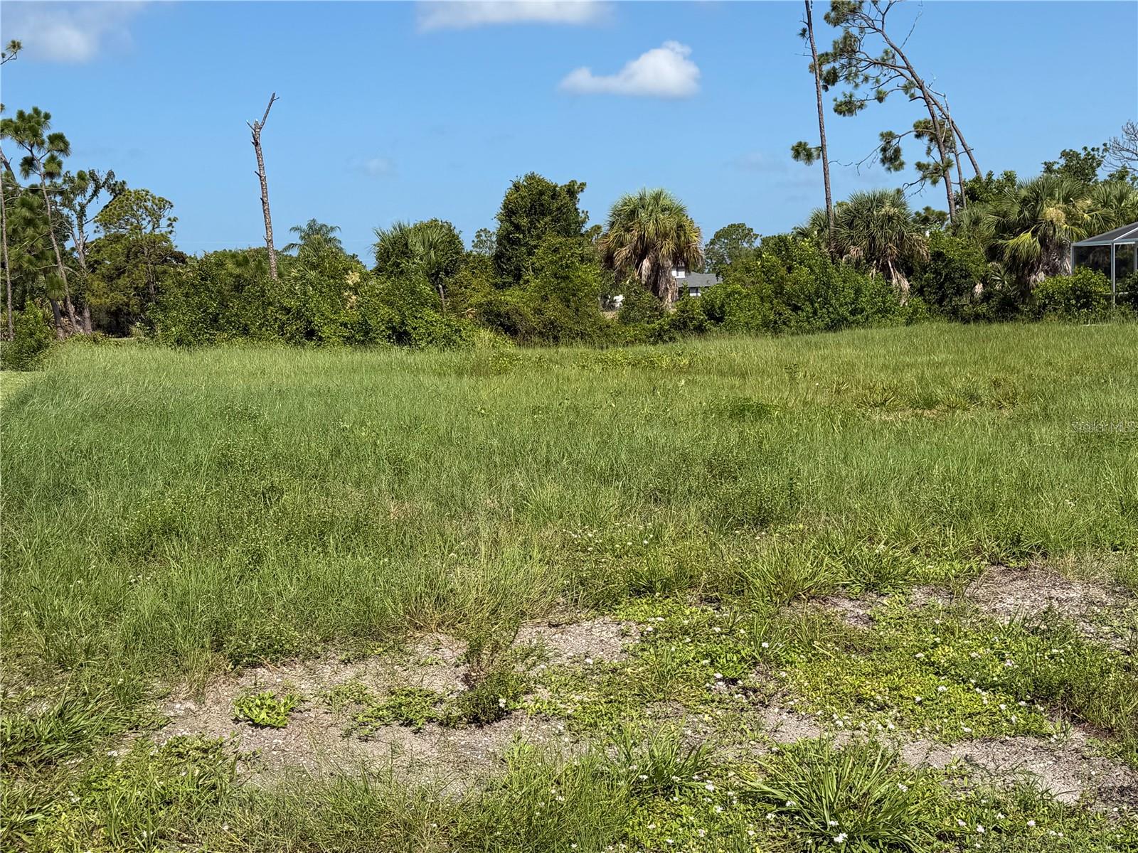 198 FAIRWAY RD Property Photo 1