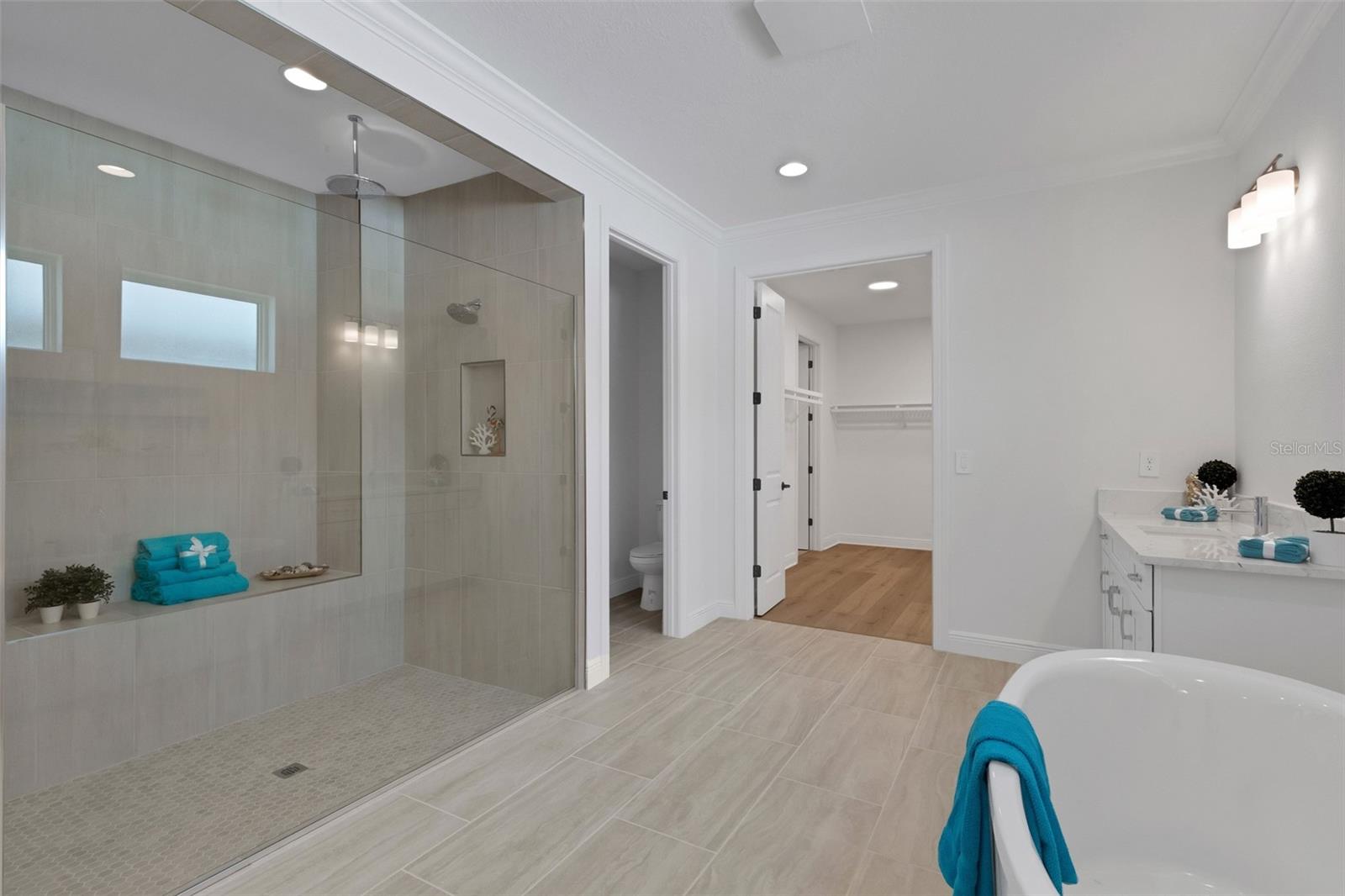 1669 Lugano Cir Property Photo 38