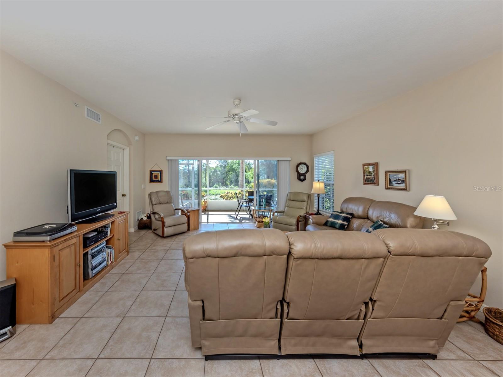 872 Saranac Lake Dr #106 Property Photo 11