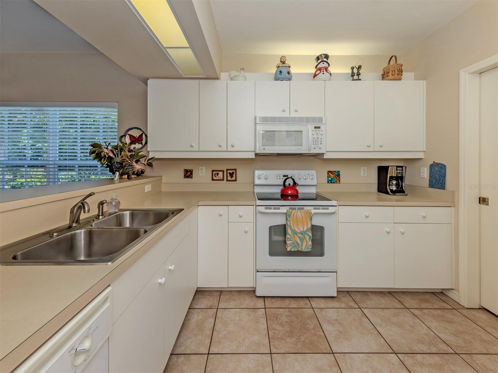 872 Saranac Lake Dr #106 Property Photo 20