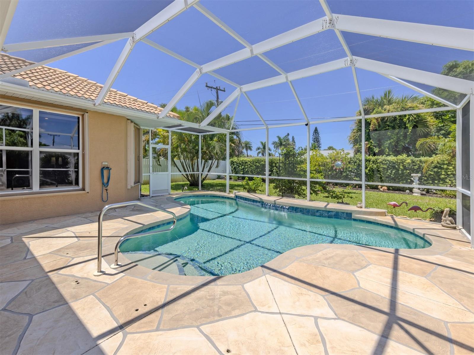 728 Serata St Property Photo 2