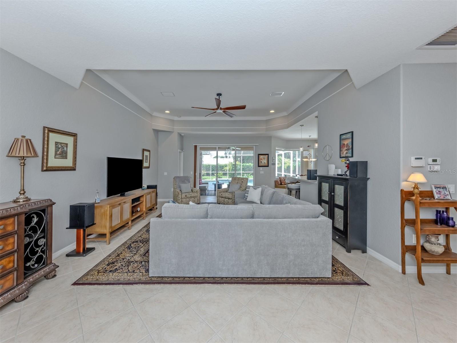 728 Serata St Property Photo 7