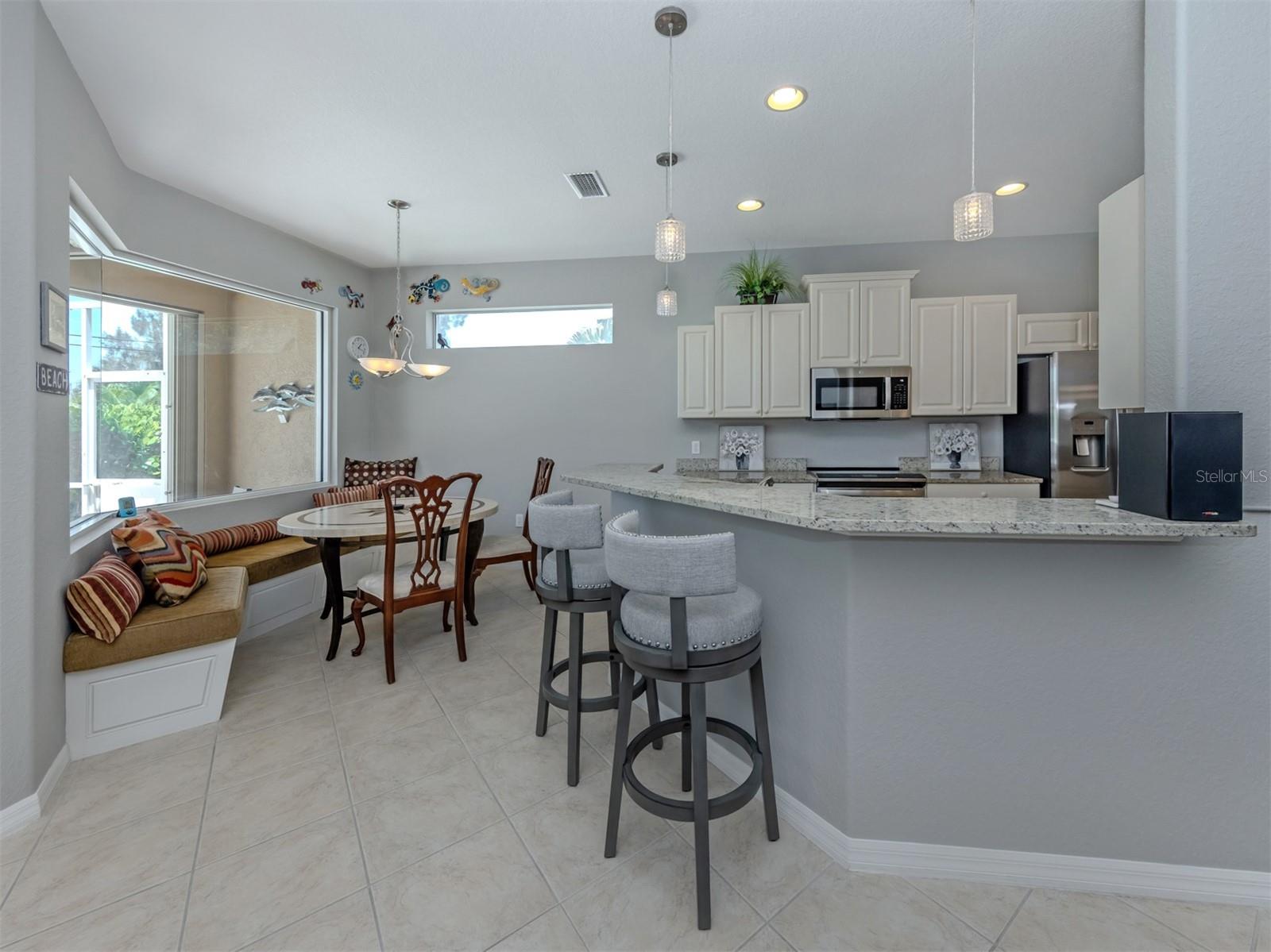 728 Serata St Property Photo 11