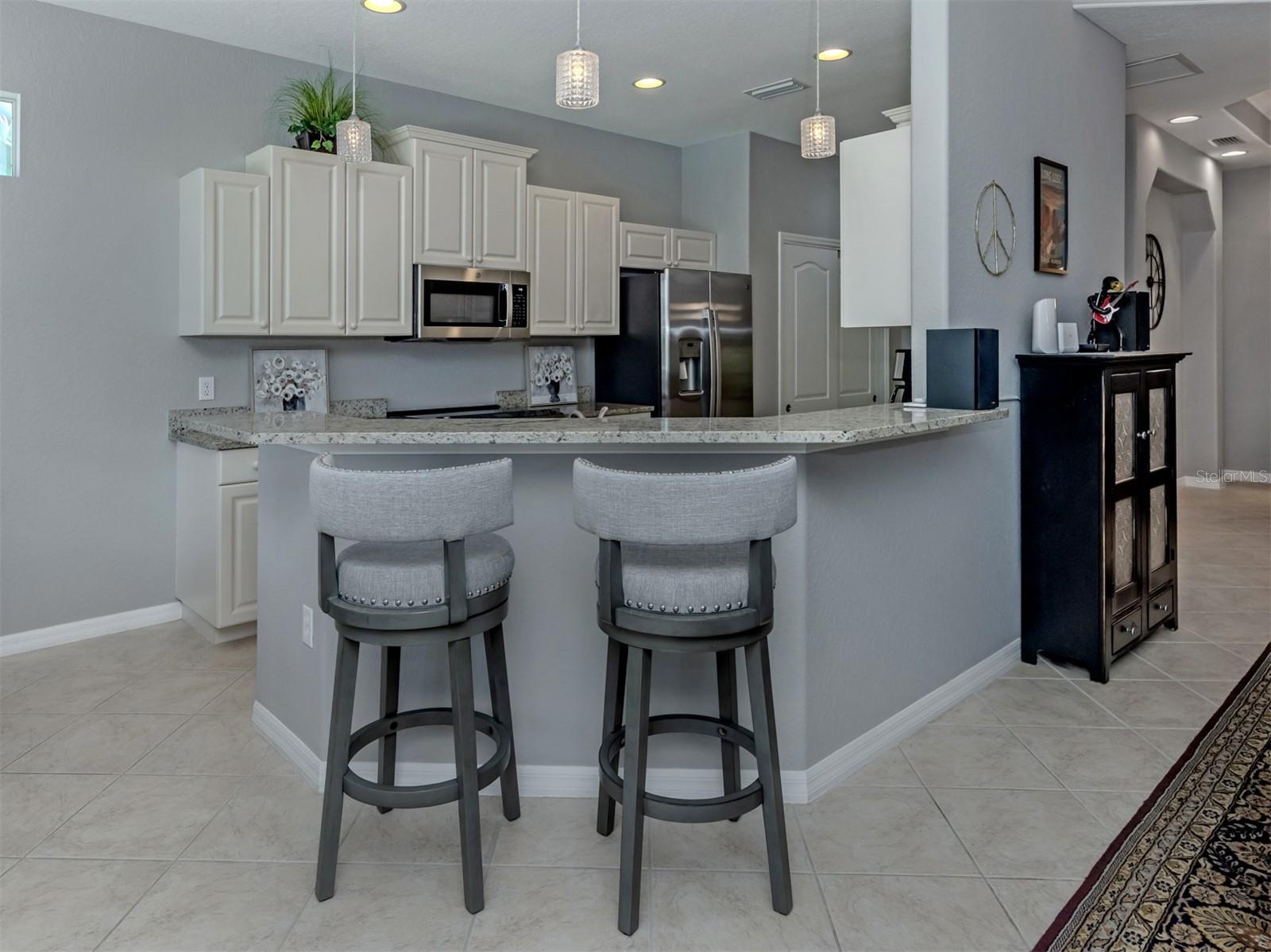 728 Serata St Property Photo 12