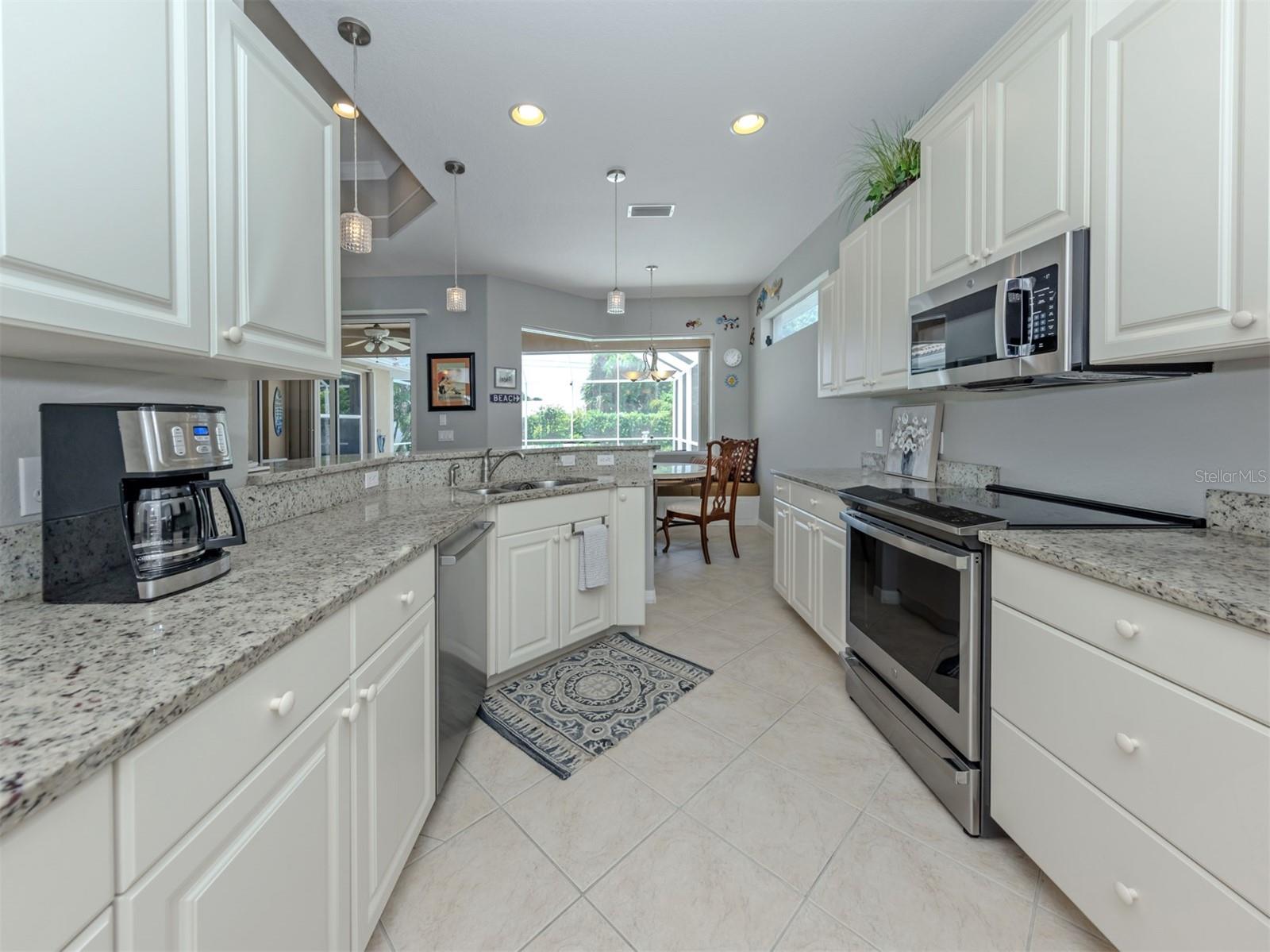 728 Serata St Property Photo 17