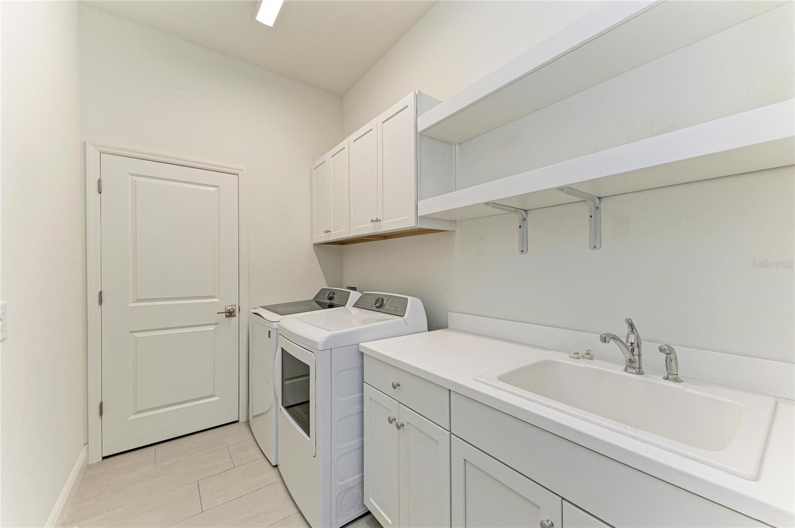 10913 Trevino St Property Photo 33