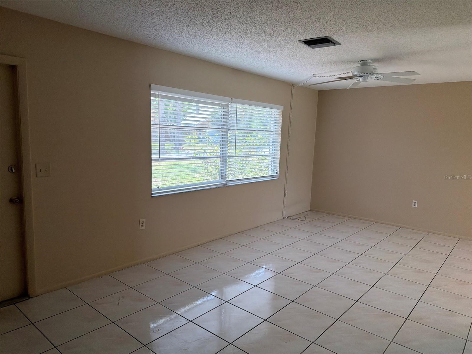 5964 Diana Rd Property Photo 3
