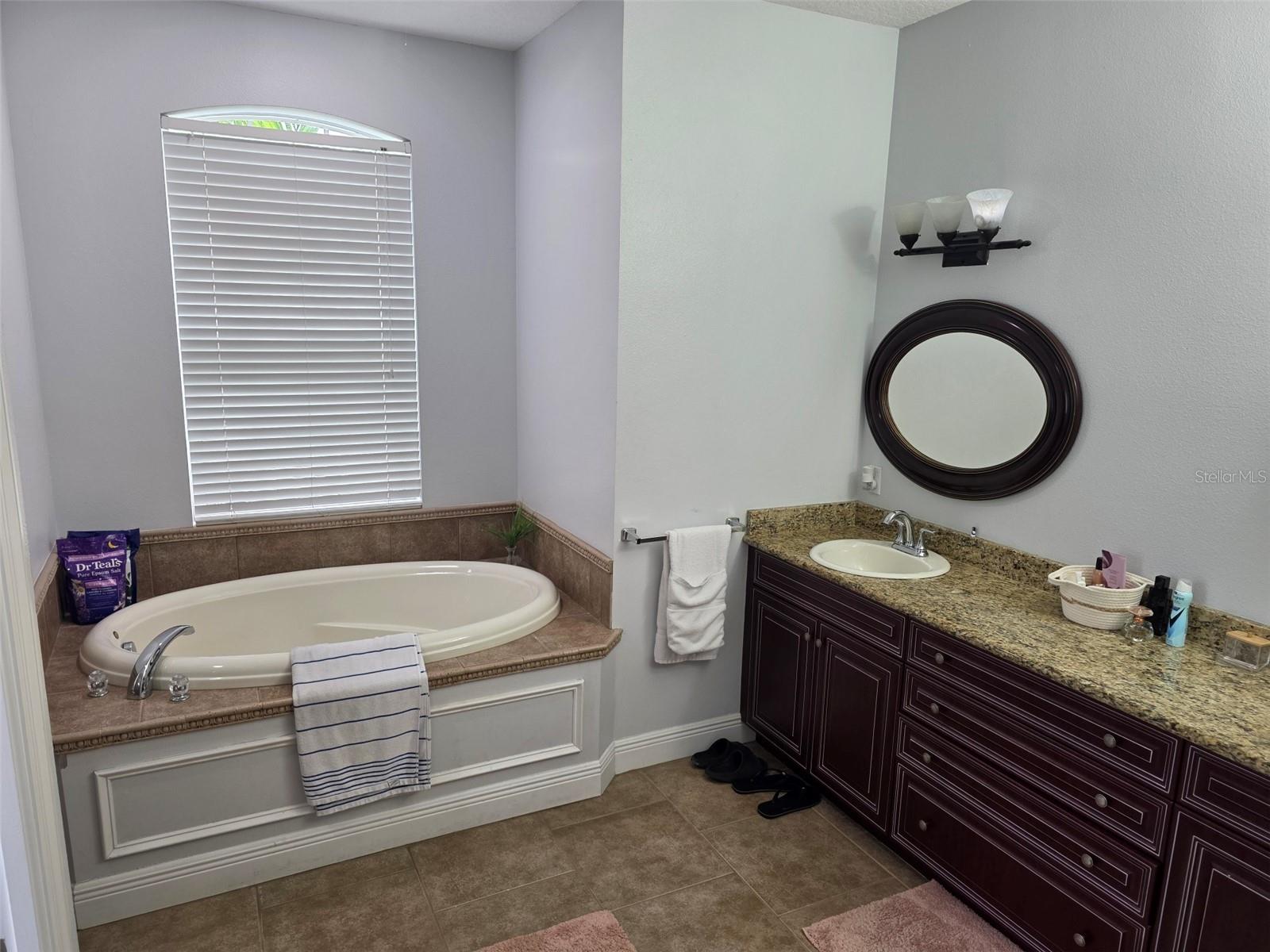 4644 Sawyer Rd Property Photo 16