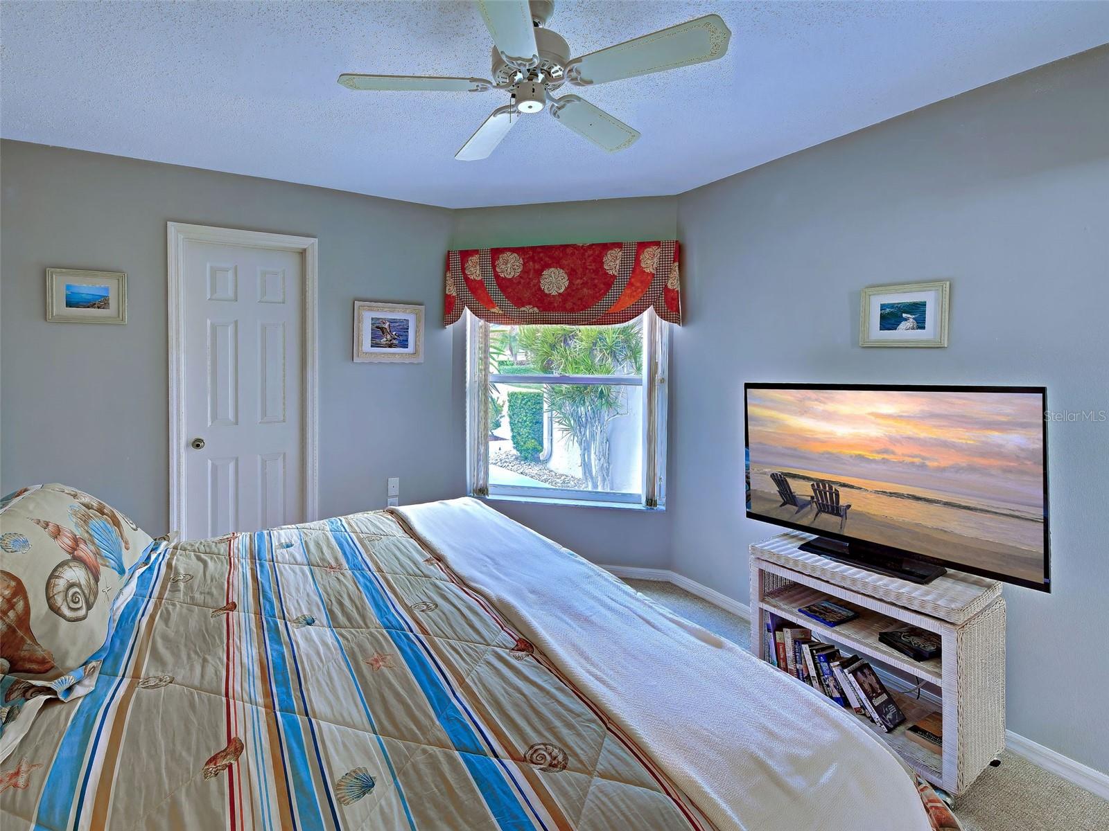 1176 Harbor Town Way Property Photo 8
