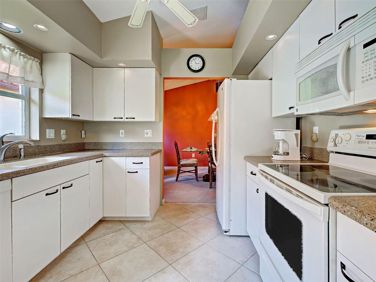 1176 Harbor Town Way Property Photo 30