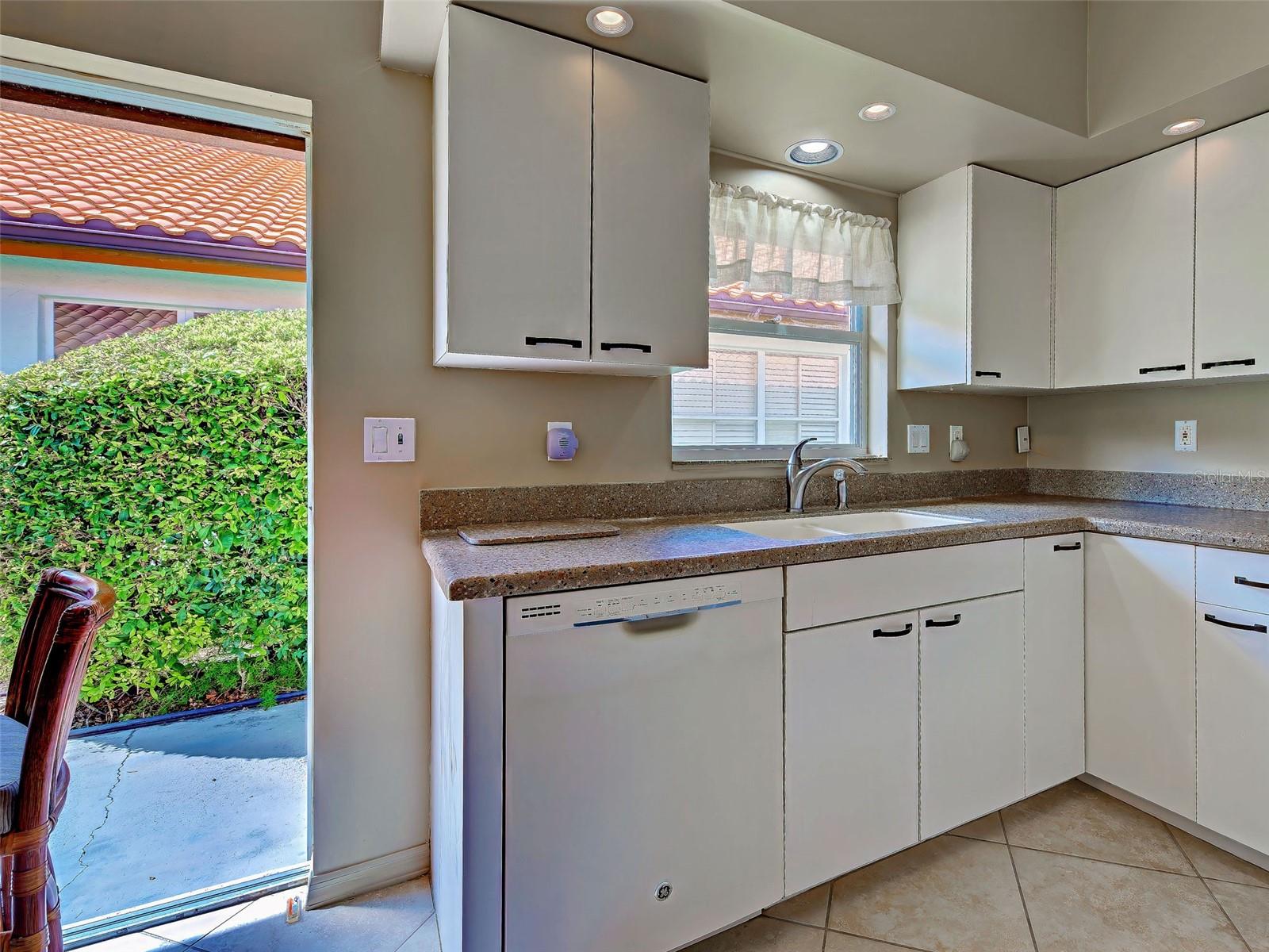 1176 Harbor Town Way Property Photo 31