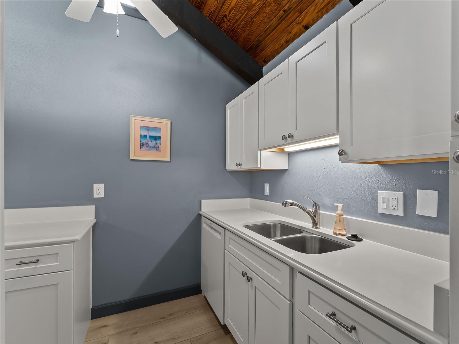 1585 Tarpon Center Dr #21 Property Photo 12