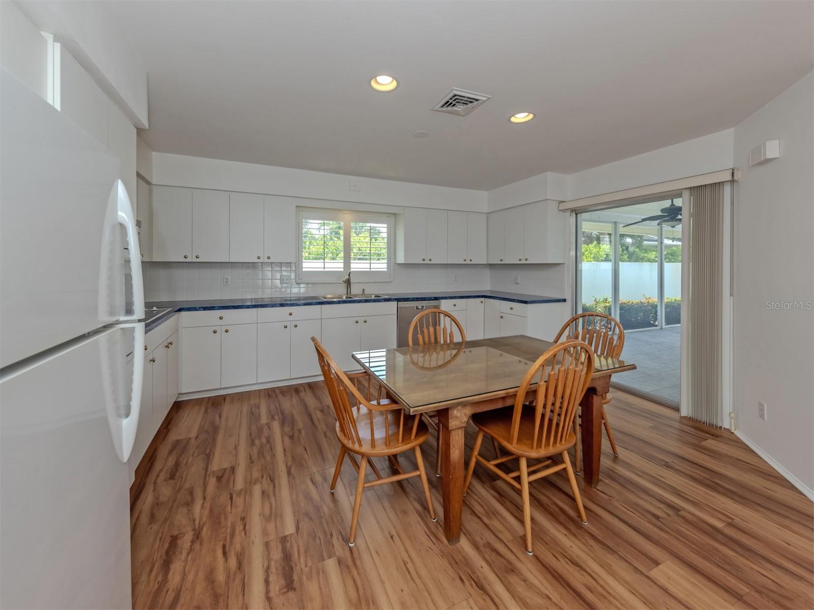 12 Gulf Manor Dr Property Photo 7