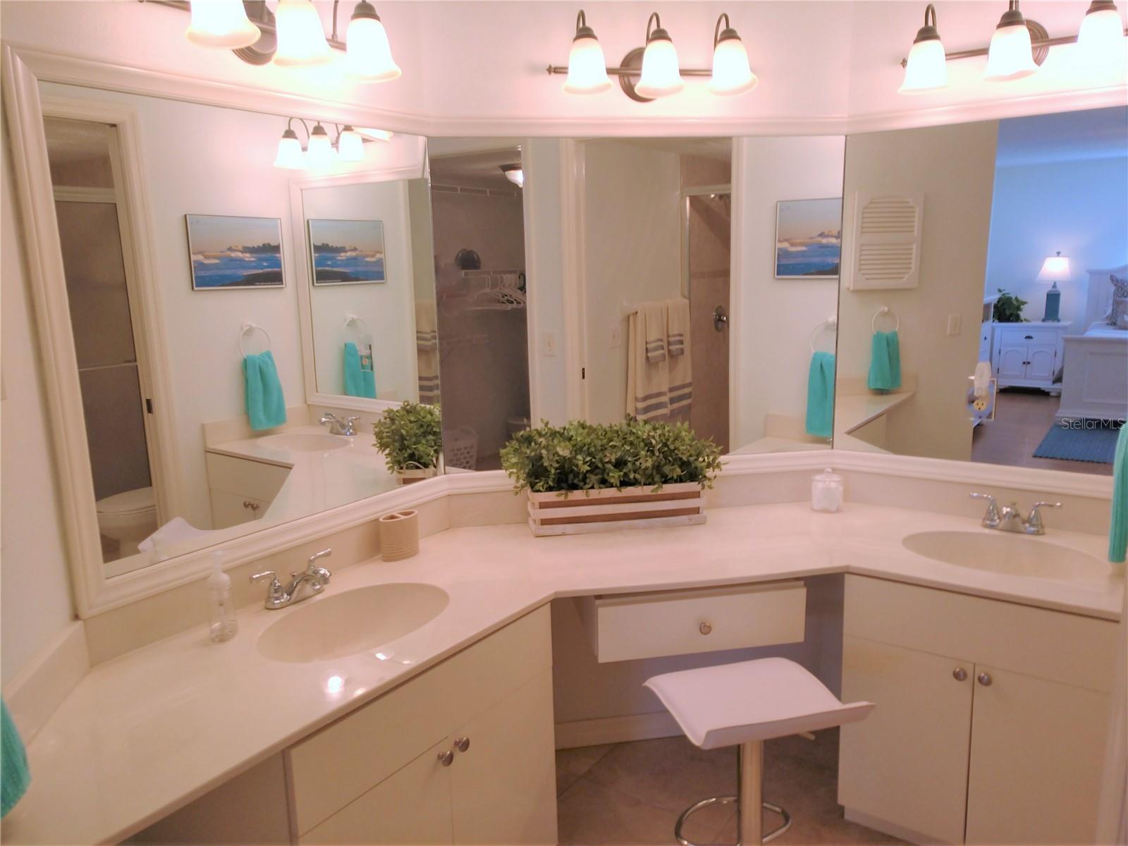 307 Pine Hollow Cir #307 Property Photo 24