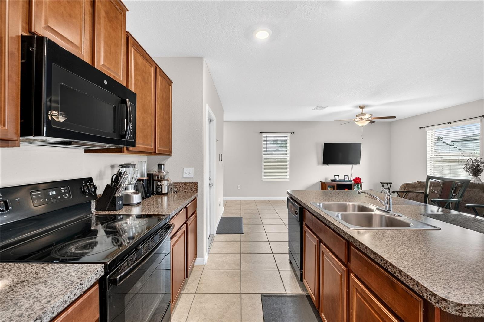 10202 Cool Waterlily Ave Property Photo 17