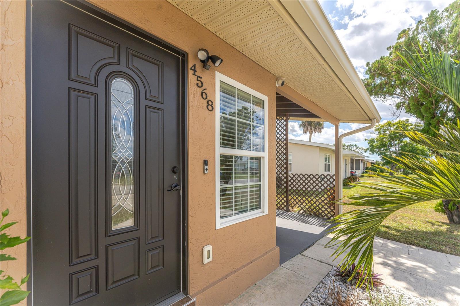 4568 Grobe St Property Photo 3