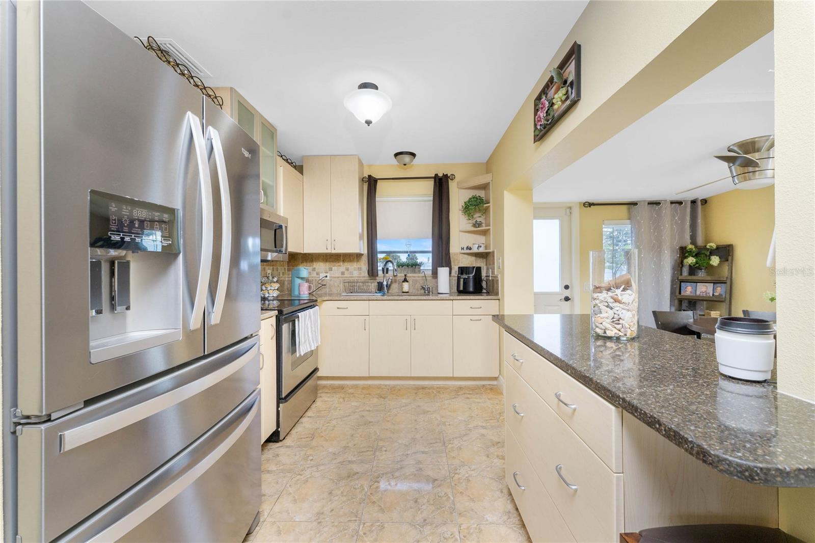 4568 Grobe St Property Photo 8