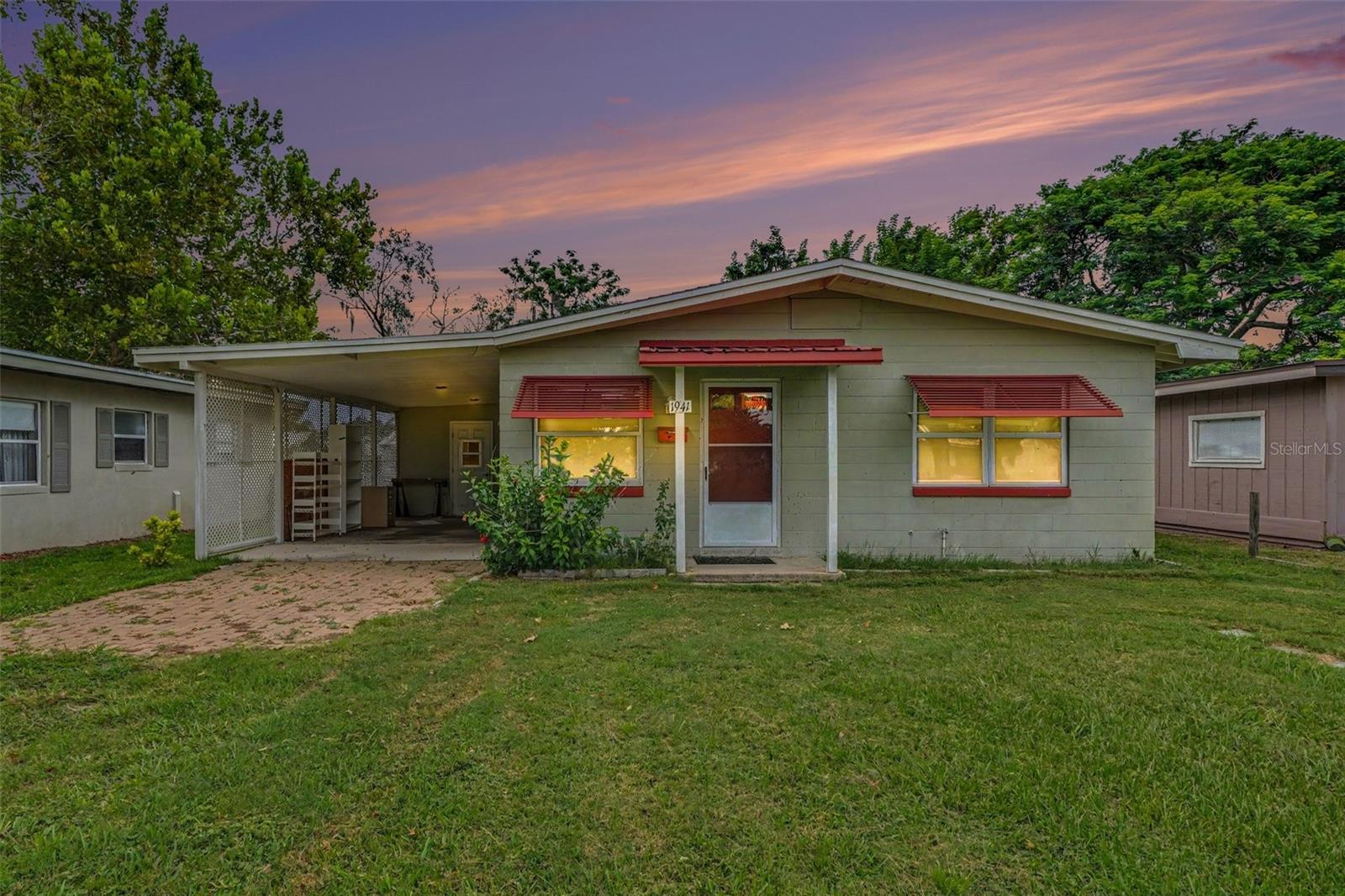 1941 Oglesby Ave Property Photo 1