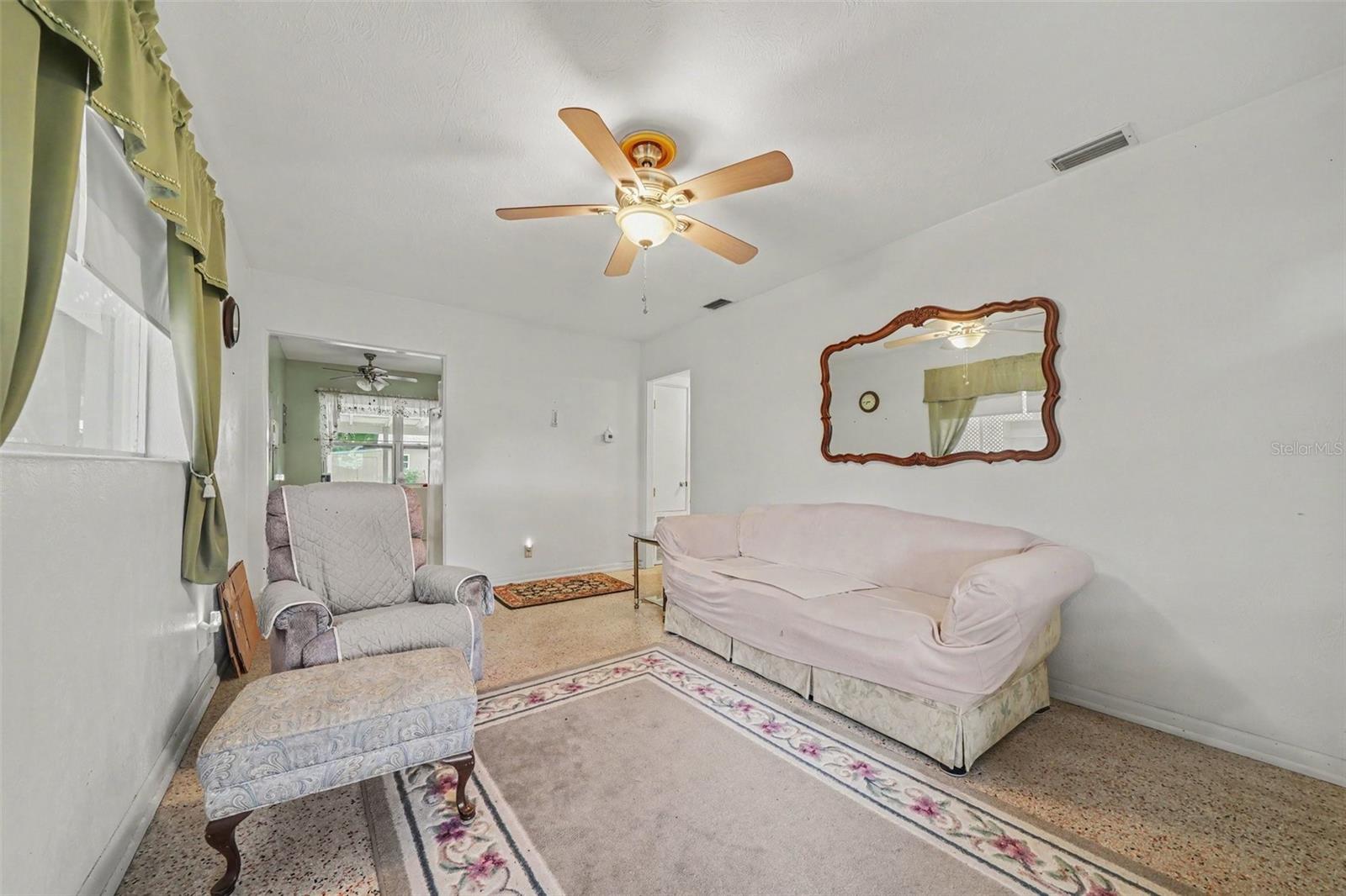 1941 Oglesby Ave Property Photo 7