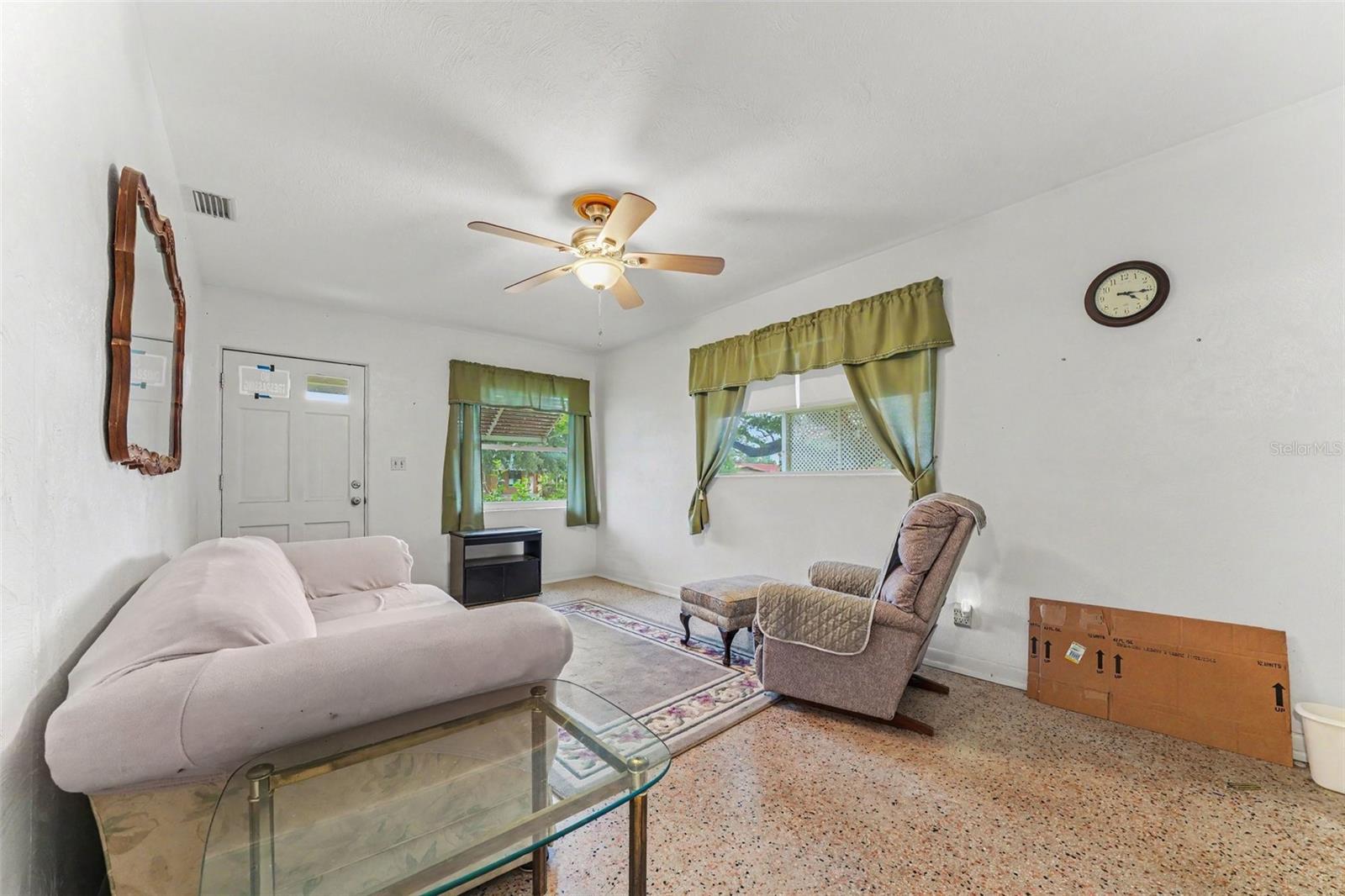 1941 Oglesby Ave Property Photo 9