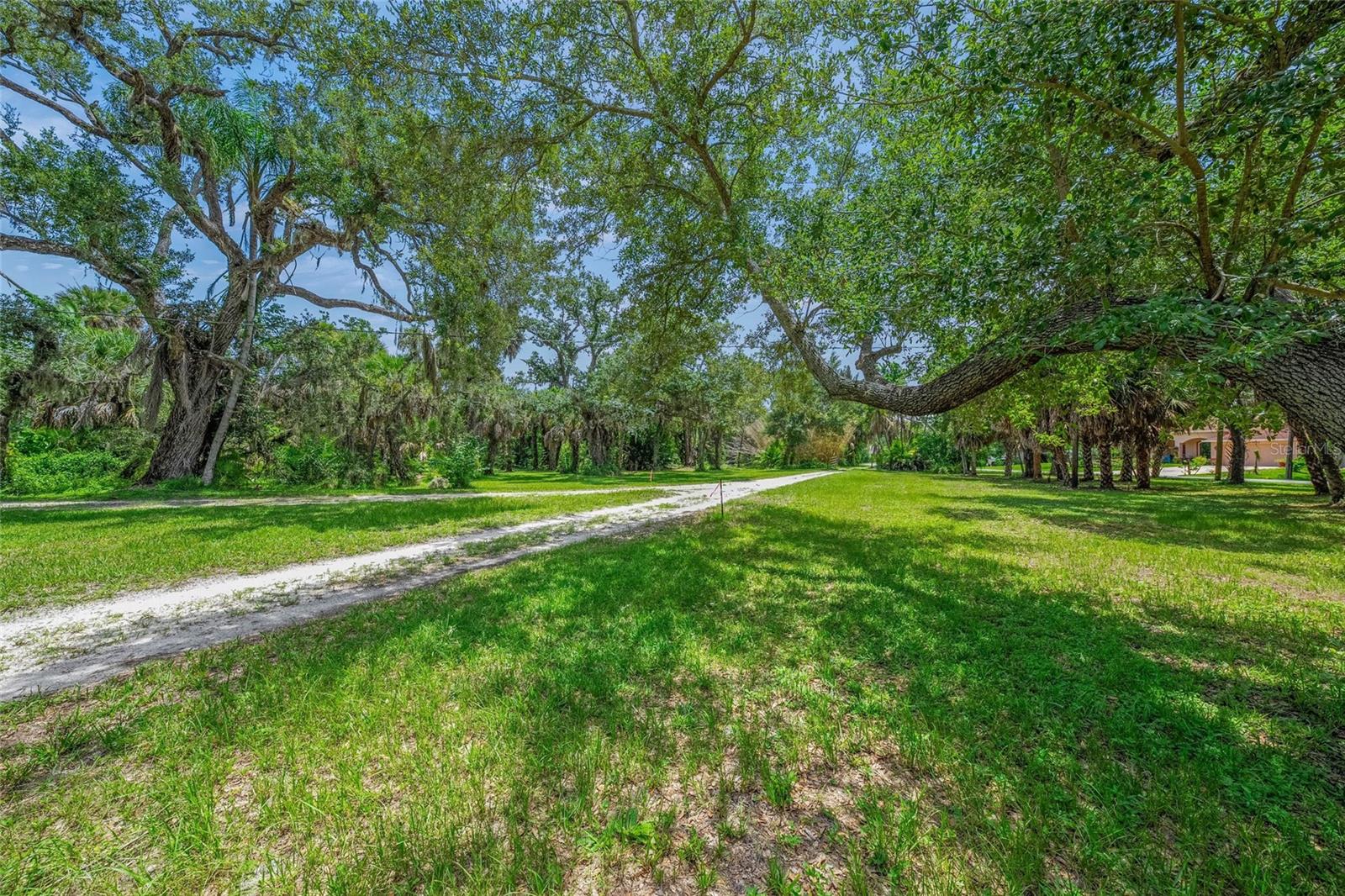 Twin Lakes Ave #b1 Property Photo 10