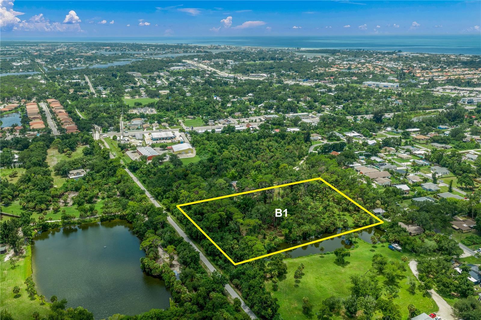 Twin Lakes Ave #b1 Property Photo 15