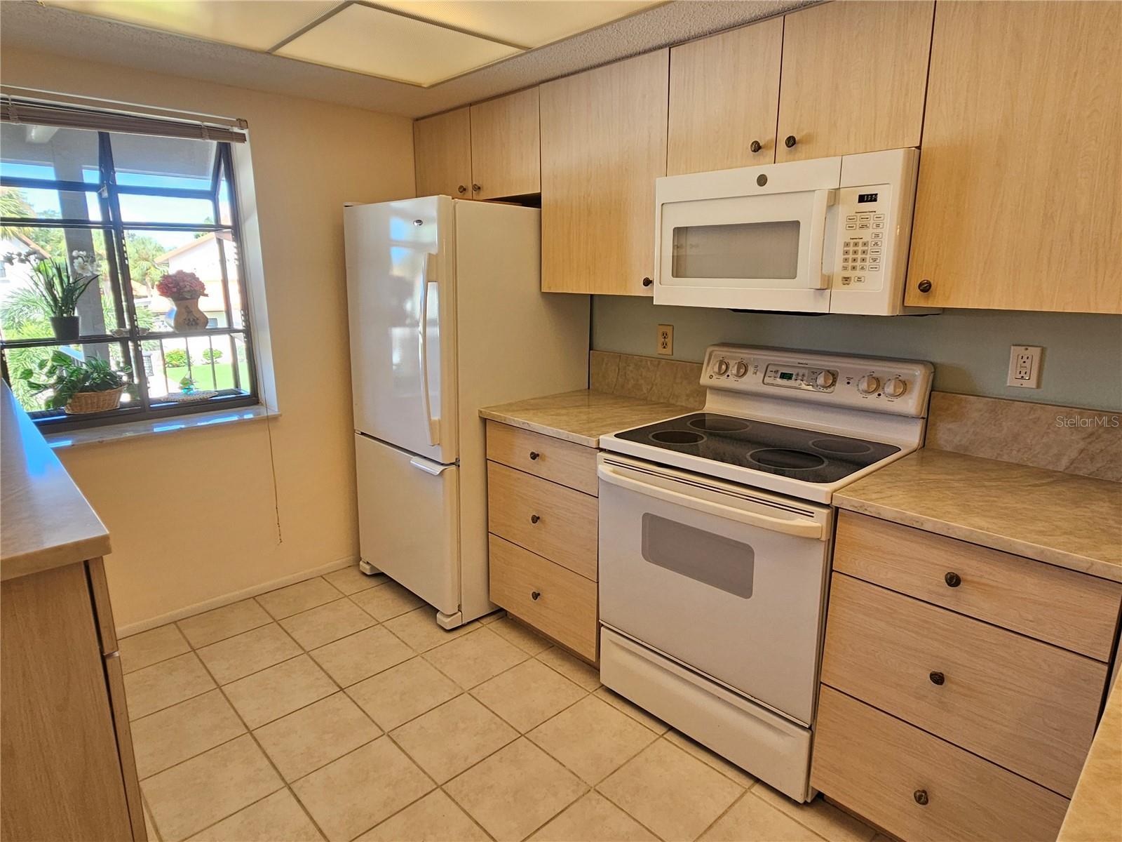756 Avenida Estancia #162 Property Photo 28