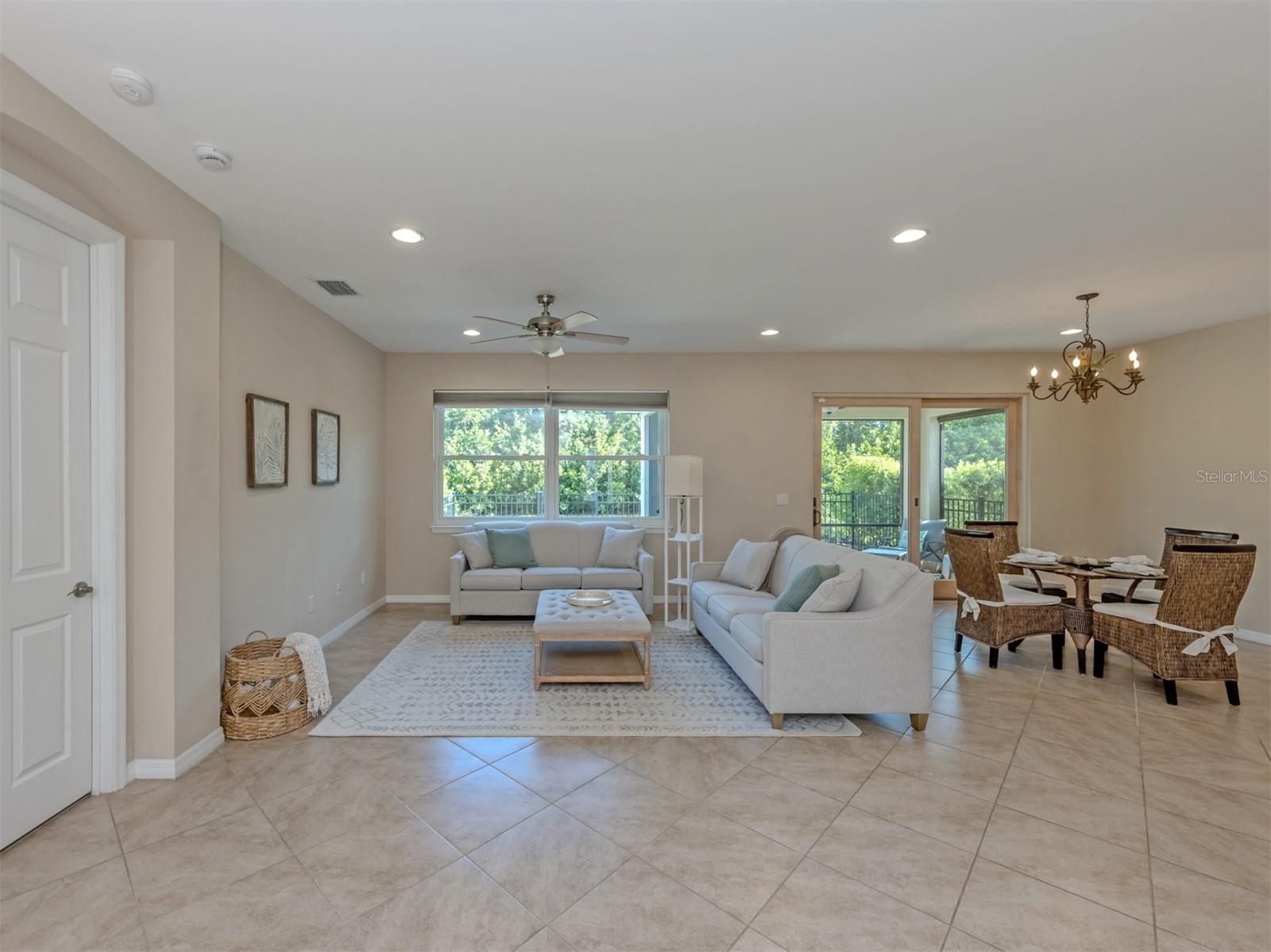 11670 Parrotfish St Property Photo 4