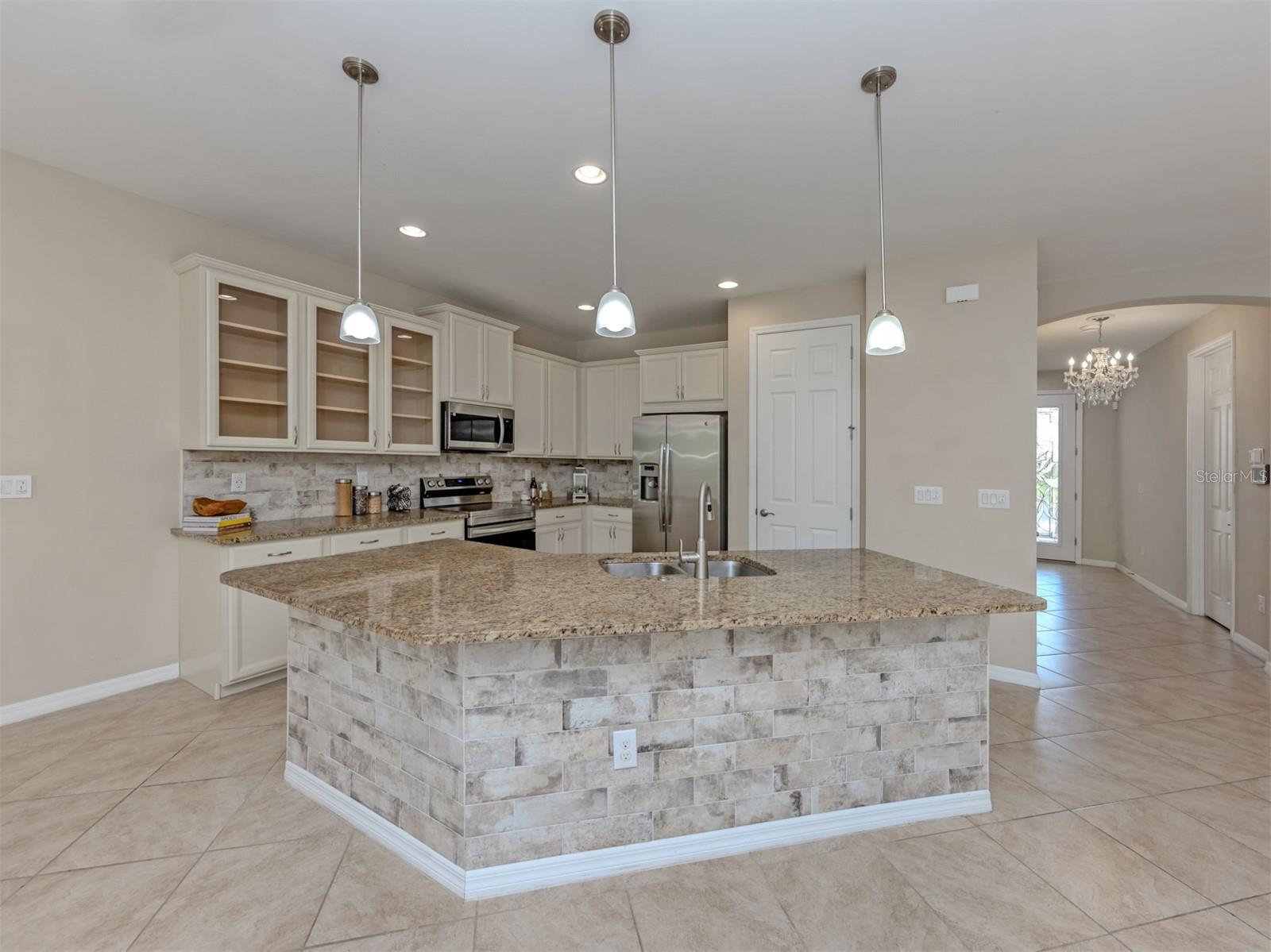 11670 Parrotfish St Property Photo 8