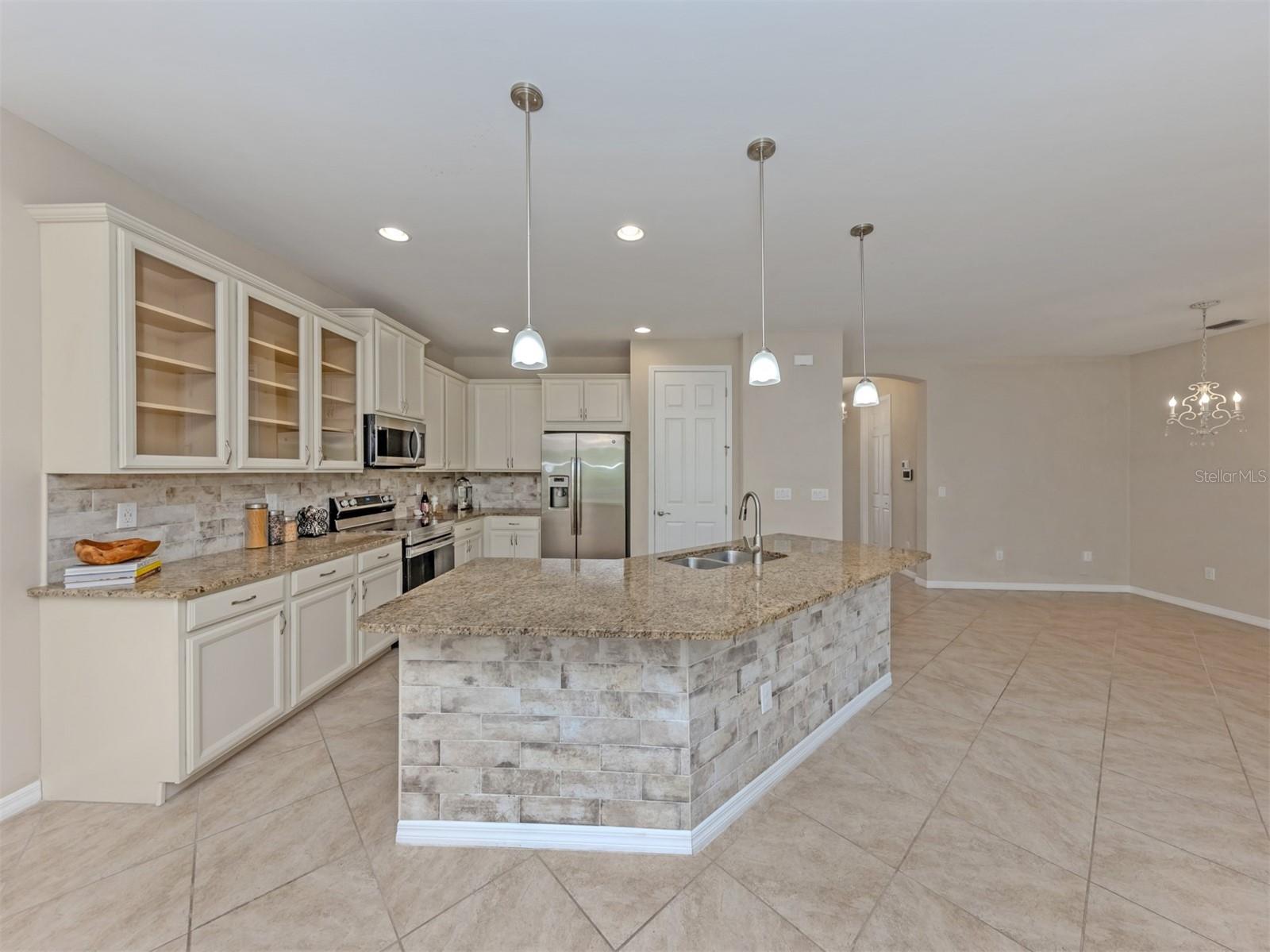 11670 Parrotfish St Property Photo 9