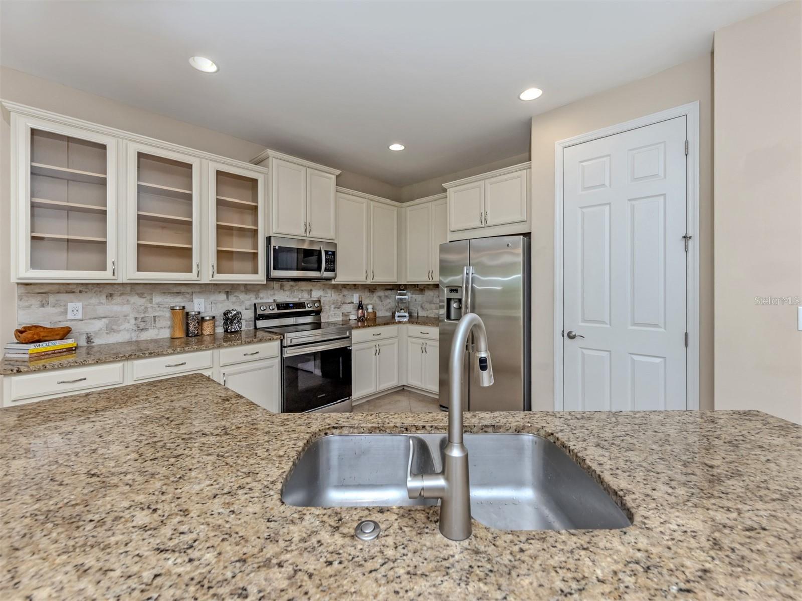 11670 Parrotfish St Property Photo 13
