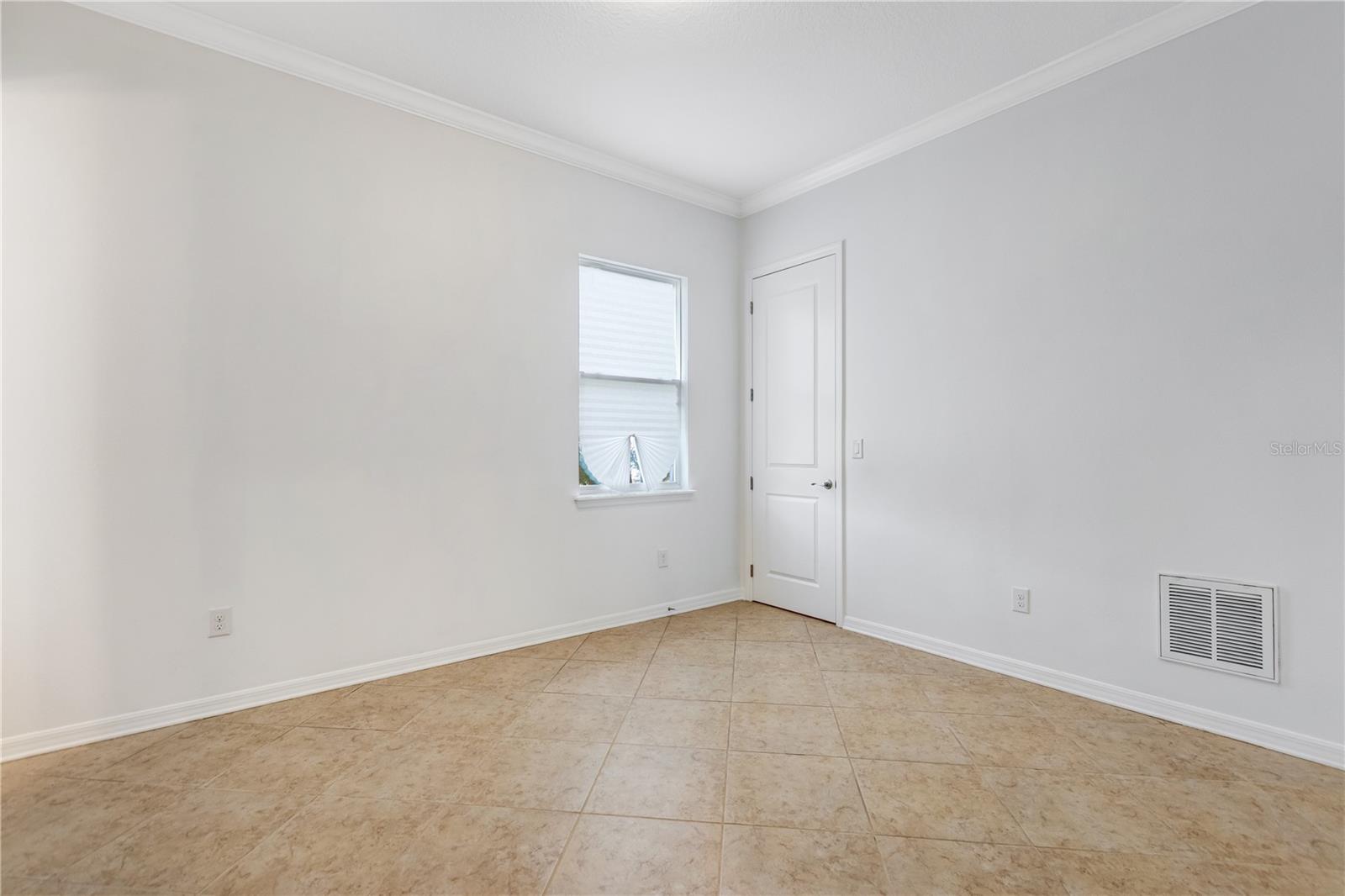 614 165th St E Property Photo 27