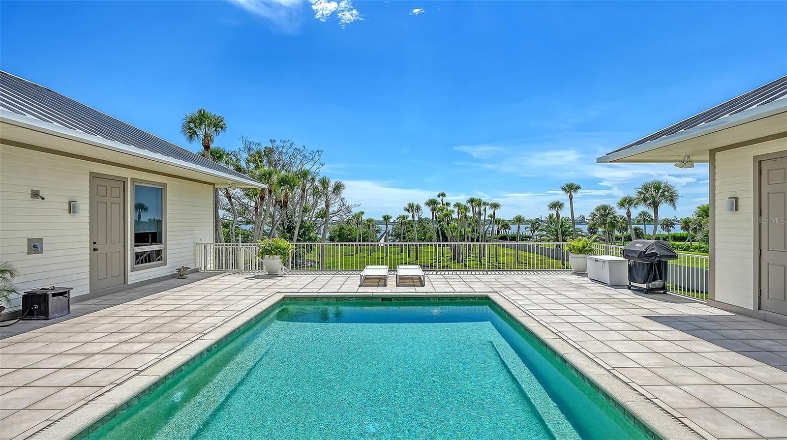 1115 Bayshore Dr Property Photo 7