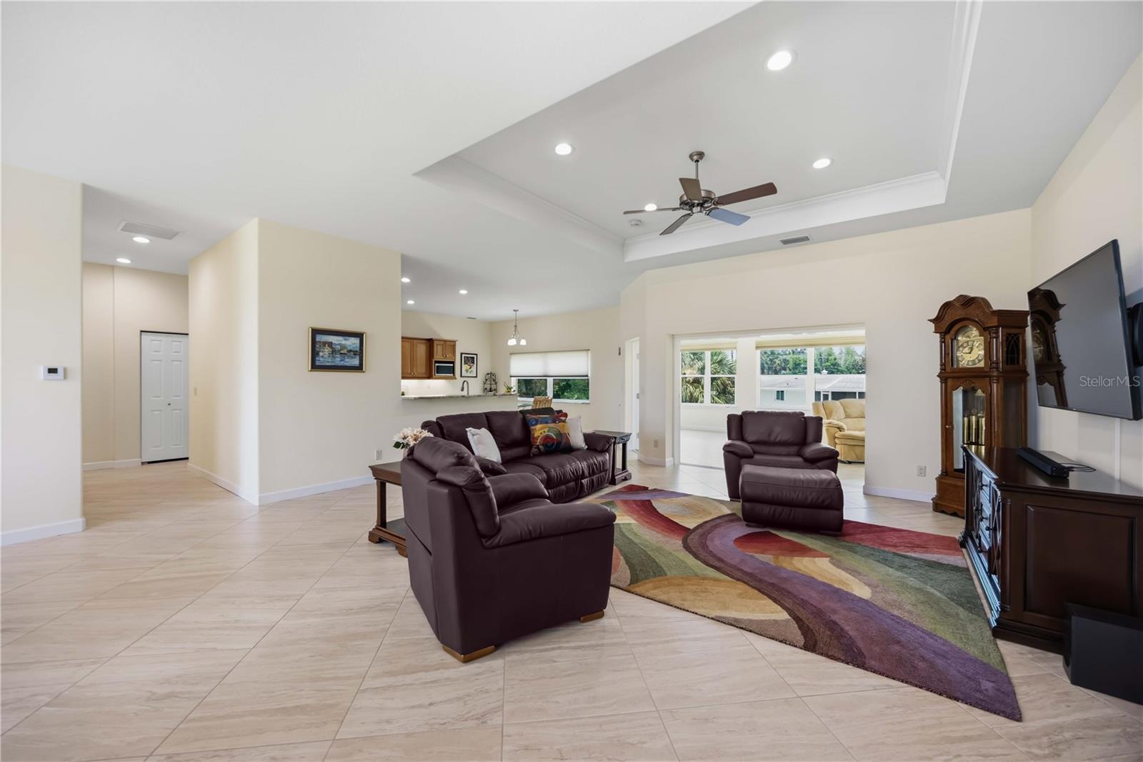 200 Montana Ave Property Photo 4
