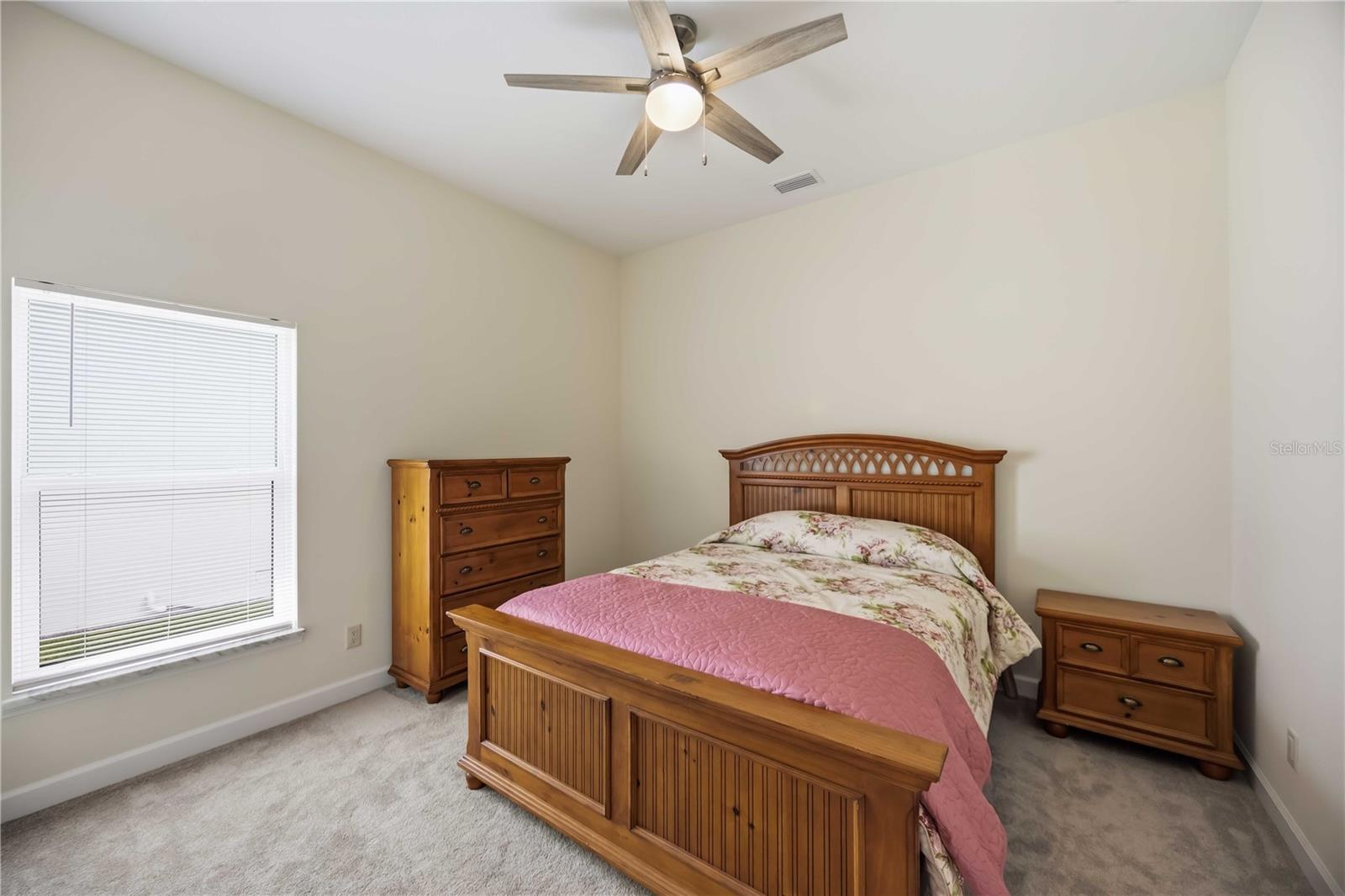 200 Montana Ave Property Photo 33