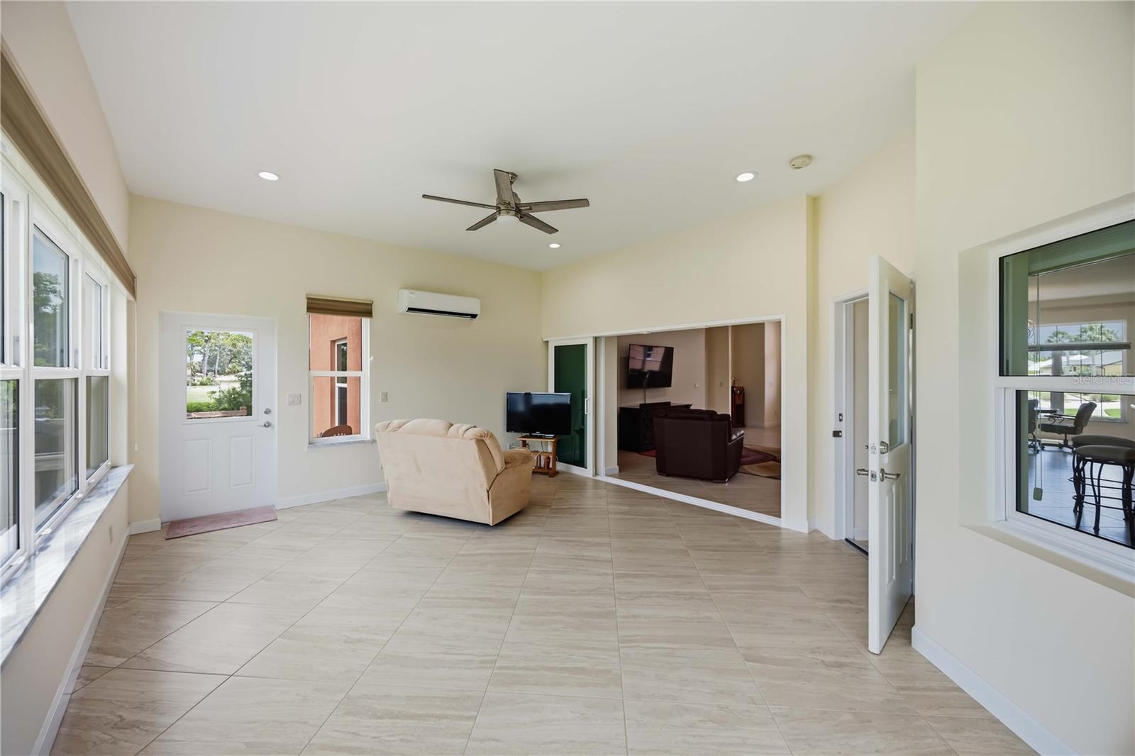 200 Montana Ave Property Photo 35