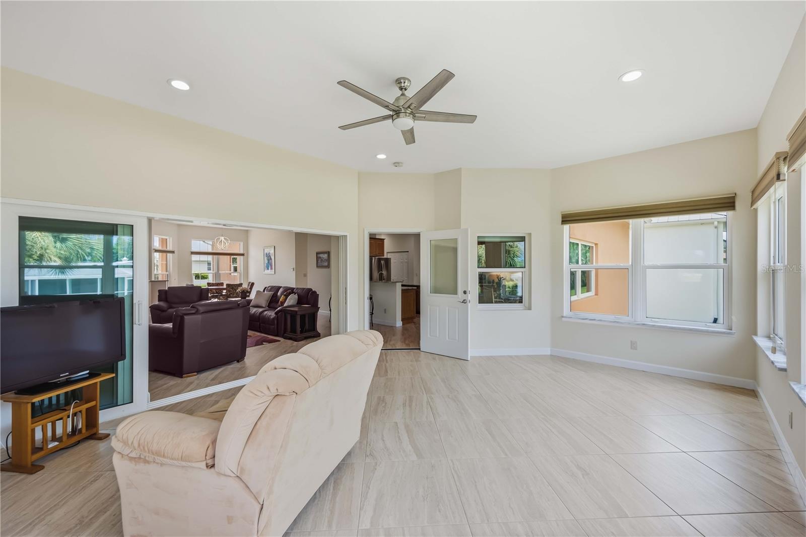 200 Montana Ave Property Photo 36