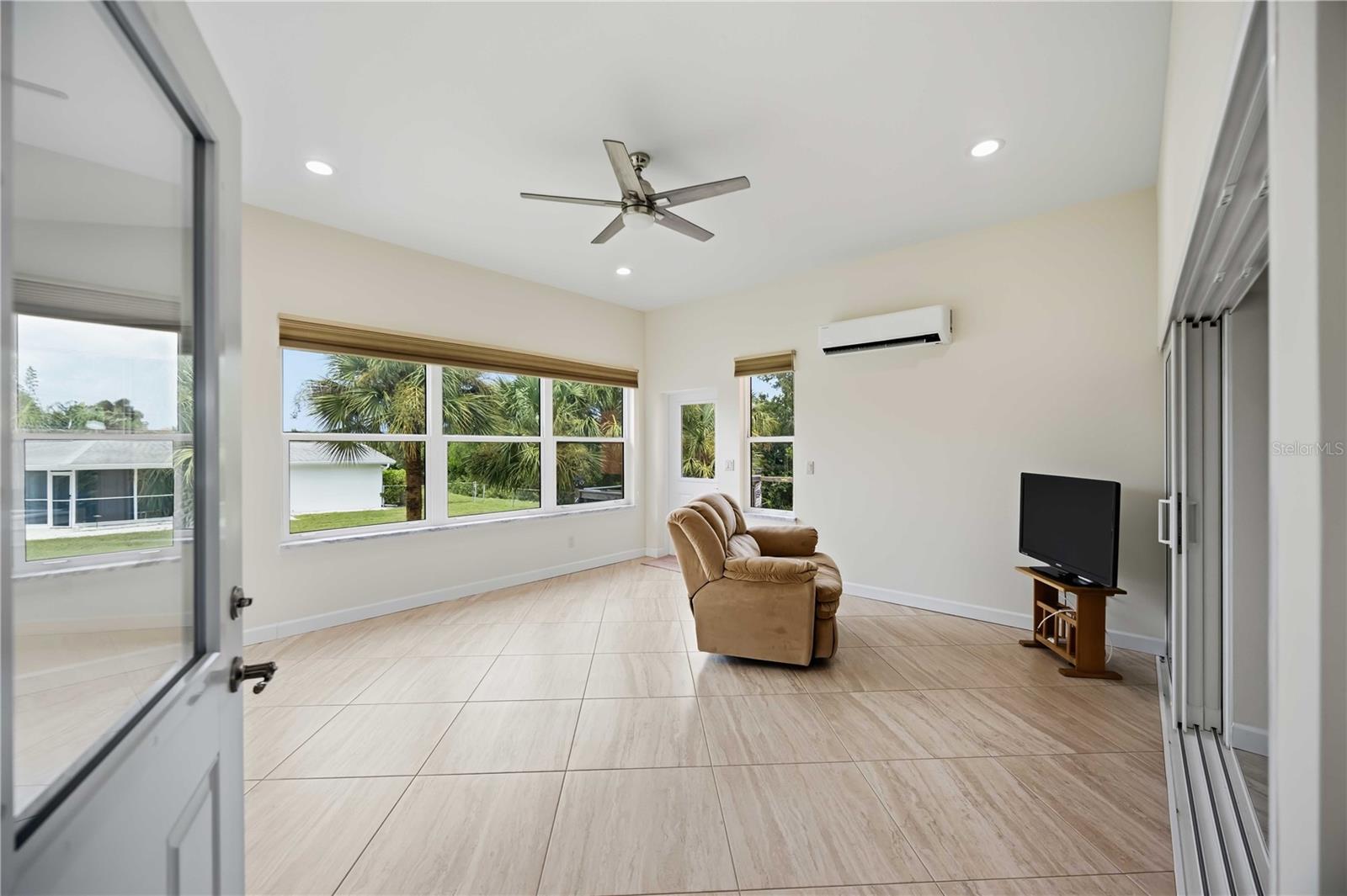 200 Montana Ave Property Photo 37