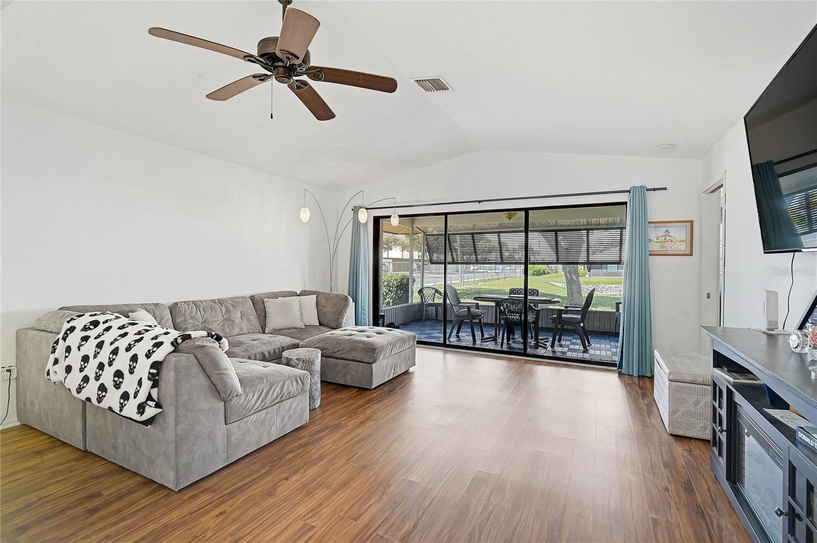 57 Sandstone Cir Property Photo 3