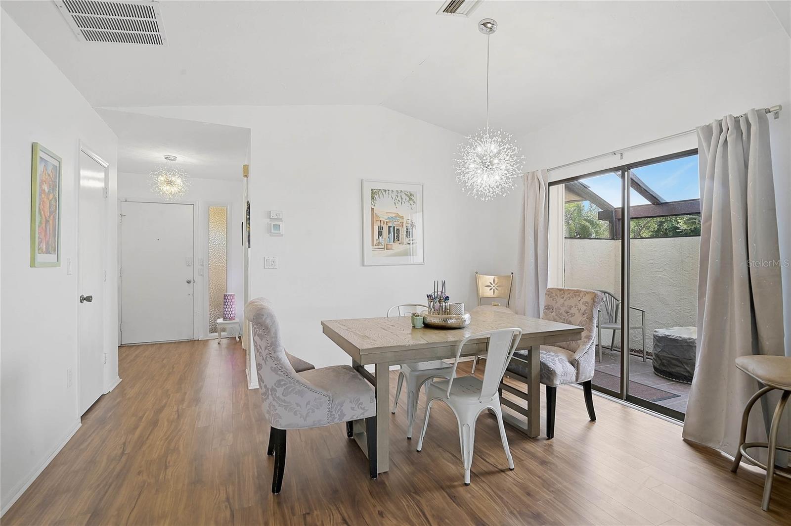 57 Sandstone Cir Property Photo 7