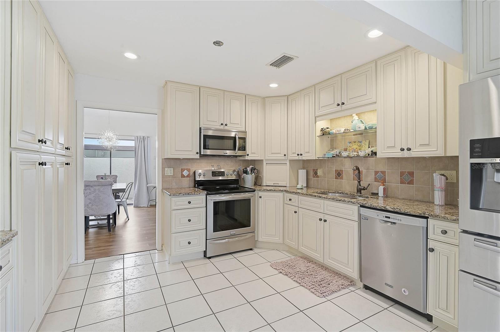 57 Sandstone Cir Property Photo 11