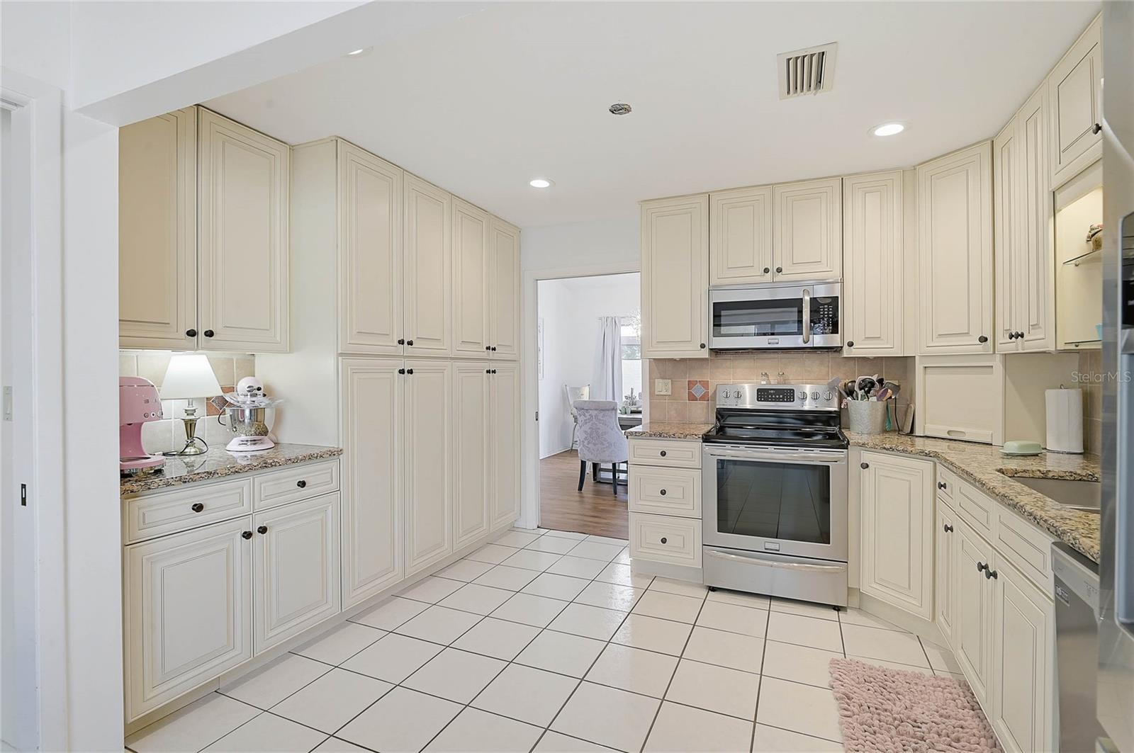 57 Sandstone Cir Property Photo 12