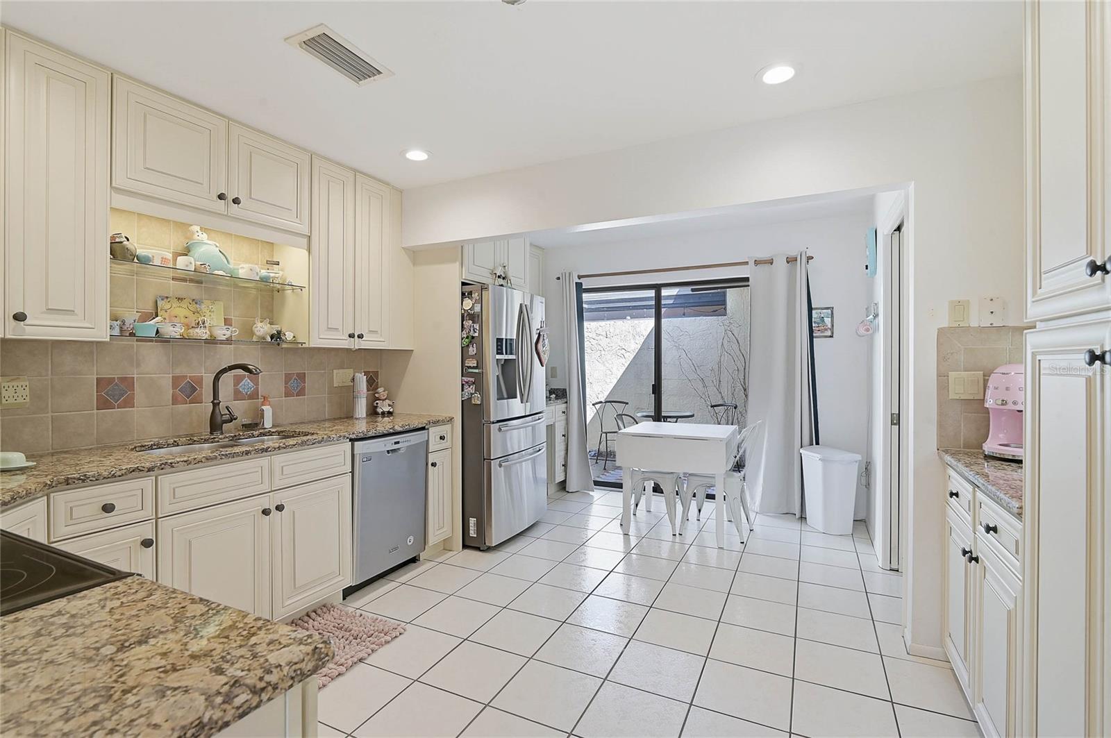 57 Sandstone Cir Property Photo 13