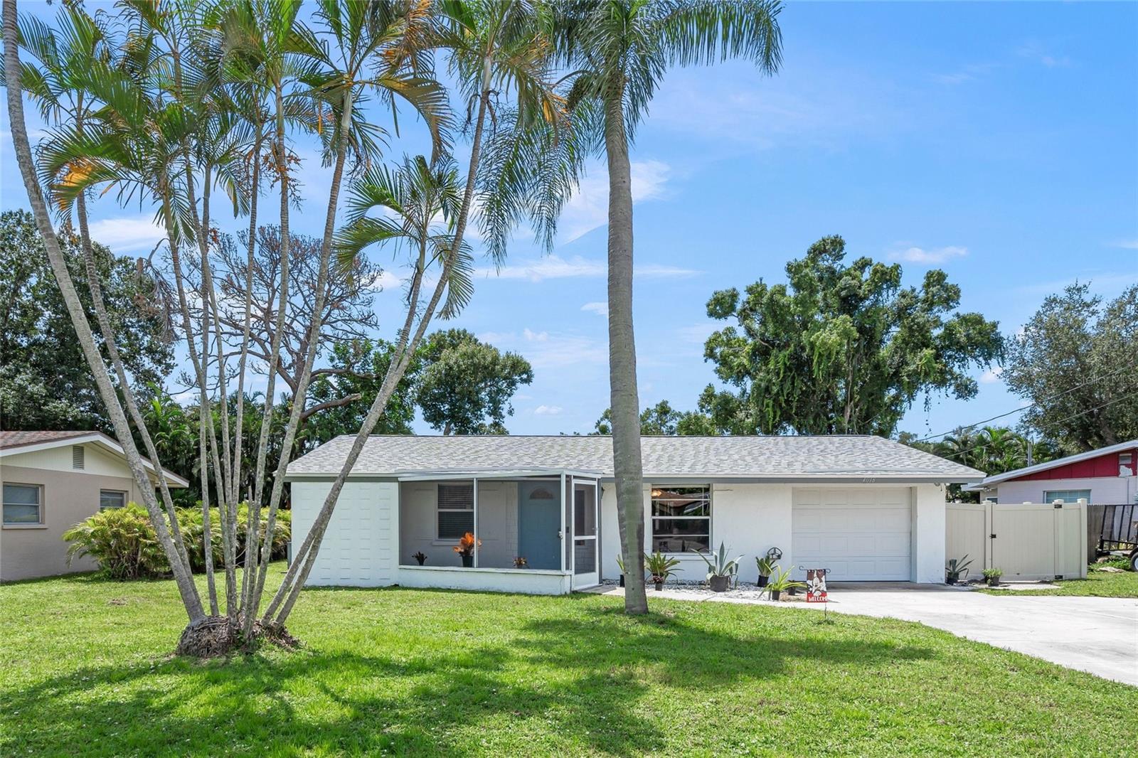 4018 Dyer Ln Property Photo 1