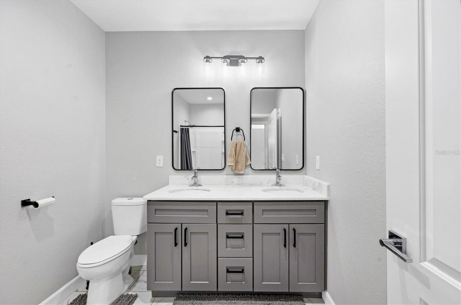 338 Boundary Blvd Property Photo 23