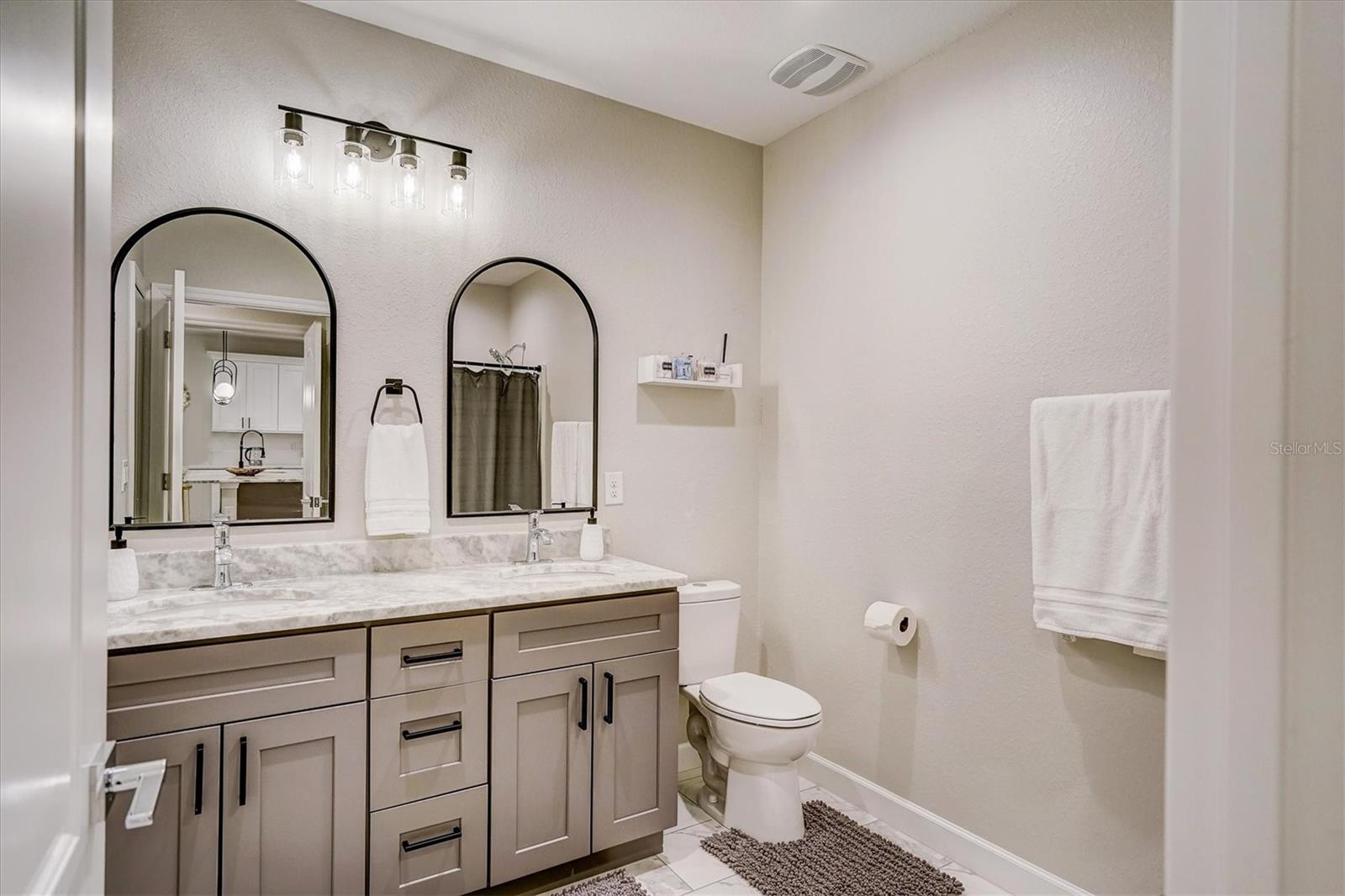 338 Boundary Blvd Property Photo 49